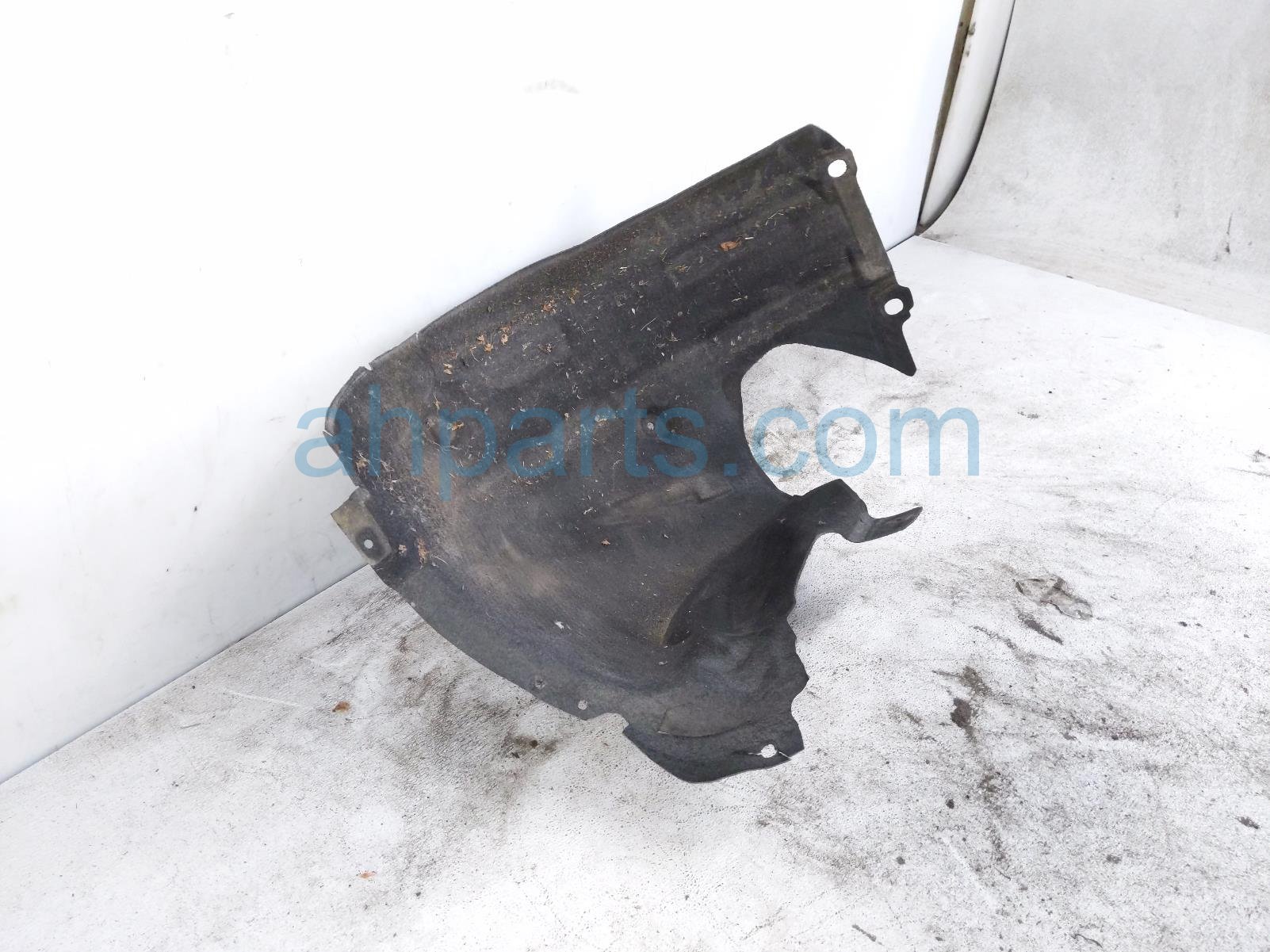 2020 Land Rover Range Rover Sport Front Passenger Rearward Half Fender Liner LR177927 Replacement 2020 Land Rover Range Rover Sport Front Passenger Rearward Half Fender Liner LR177927 Replacement thumbnail