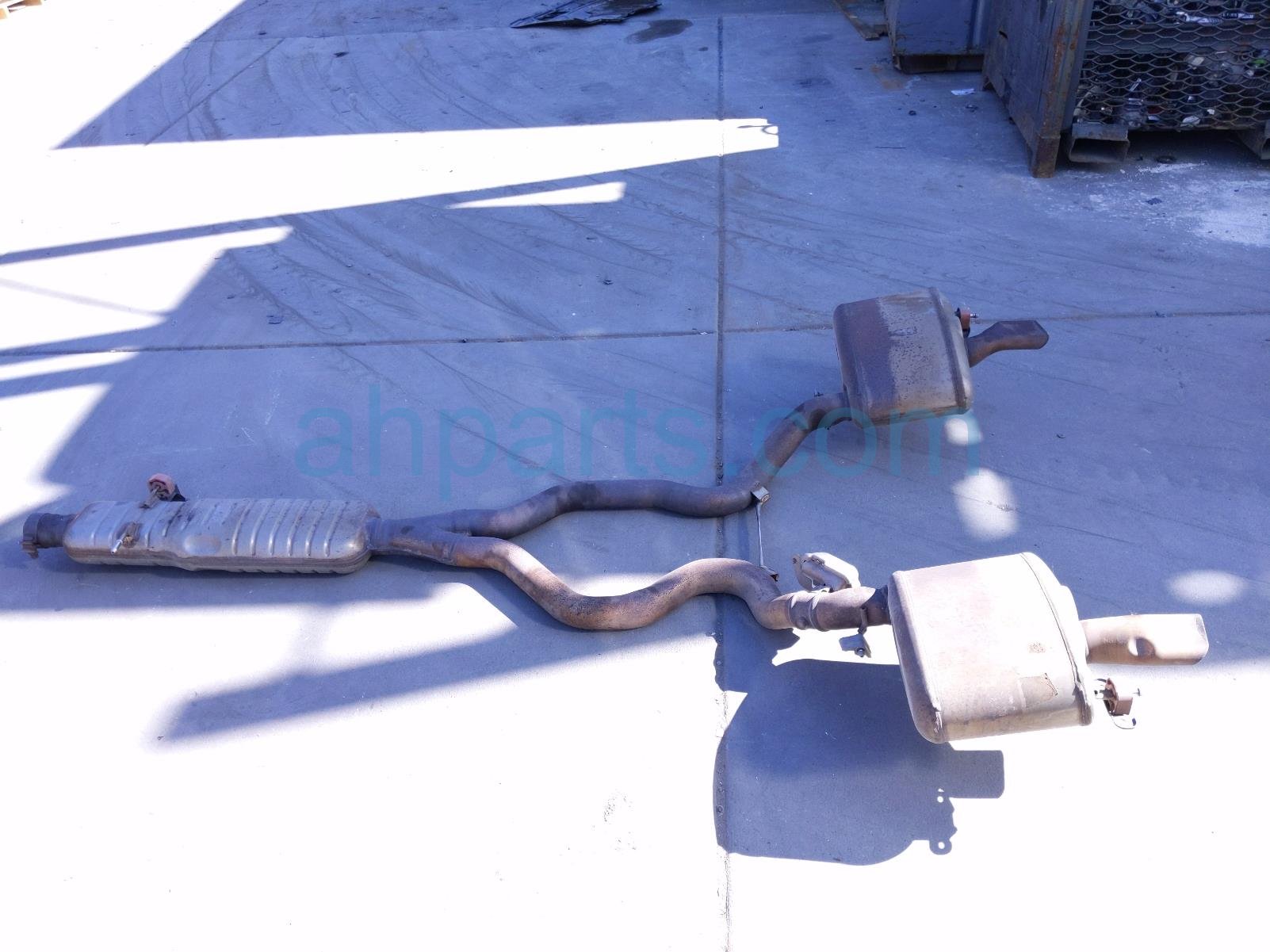 2020 Land Rover Range Rover Sport Rear Exhaust Muffler W/pipe 3.0l Awd LR125186 Replacement 2020 Land Rover Range Rover Sport Rear Exhaust Muffler W/pipe 3.0l Awd LR125186 Replacement thumbnail