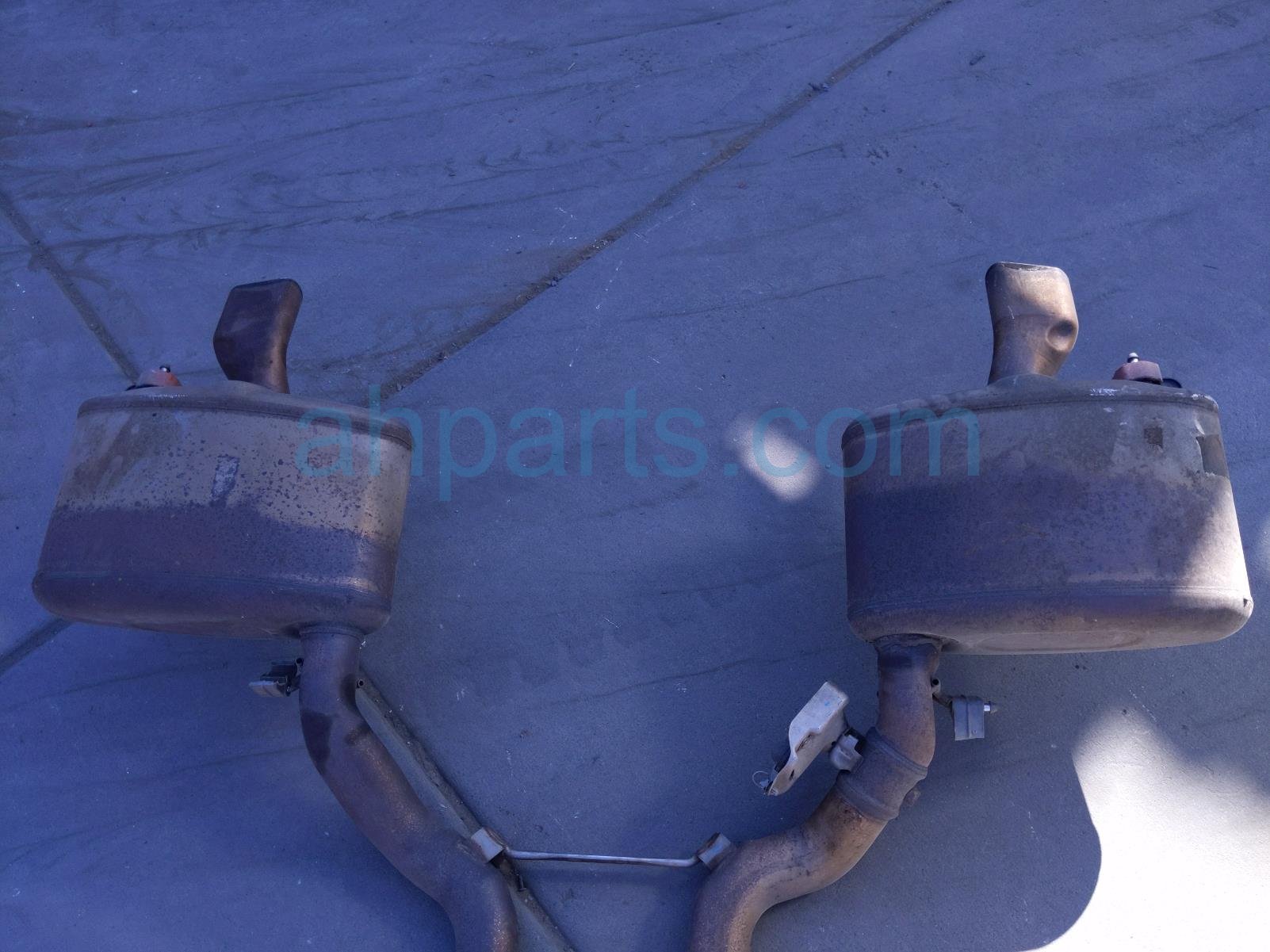 2020 Land Rover Range Rover Sport Rear Exhaust Muffler W/pipe 3.0l Awd LR125186 Replacement 2020 Land Rover Range Rover Sport Rear Exhaust Muffler W/pipe 3.0l Awd LR125186 Replacement thumbnail