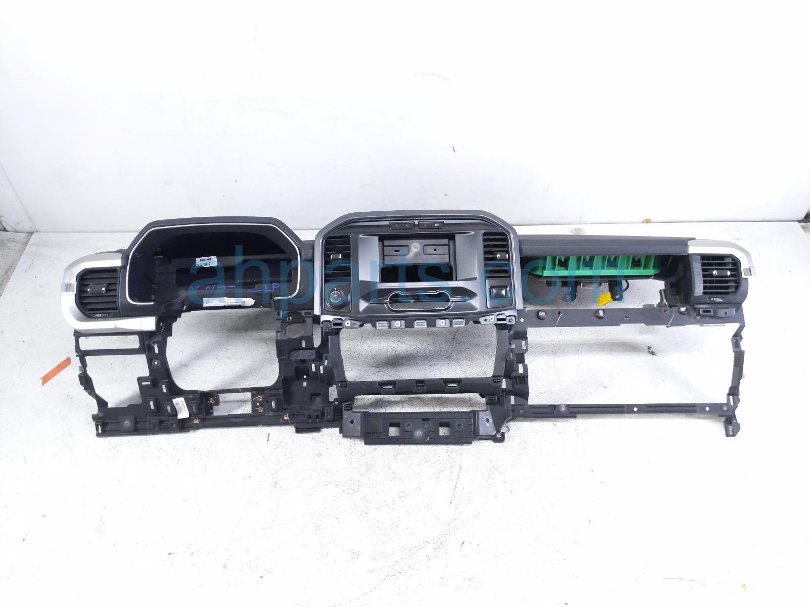 Ford DASHBOARD W/ AIRBAG - BLACK/GREY