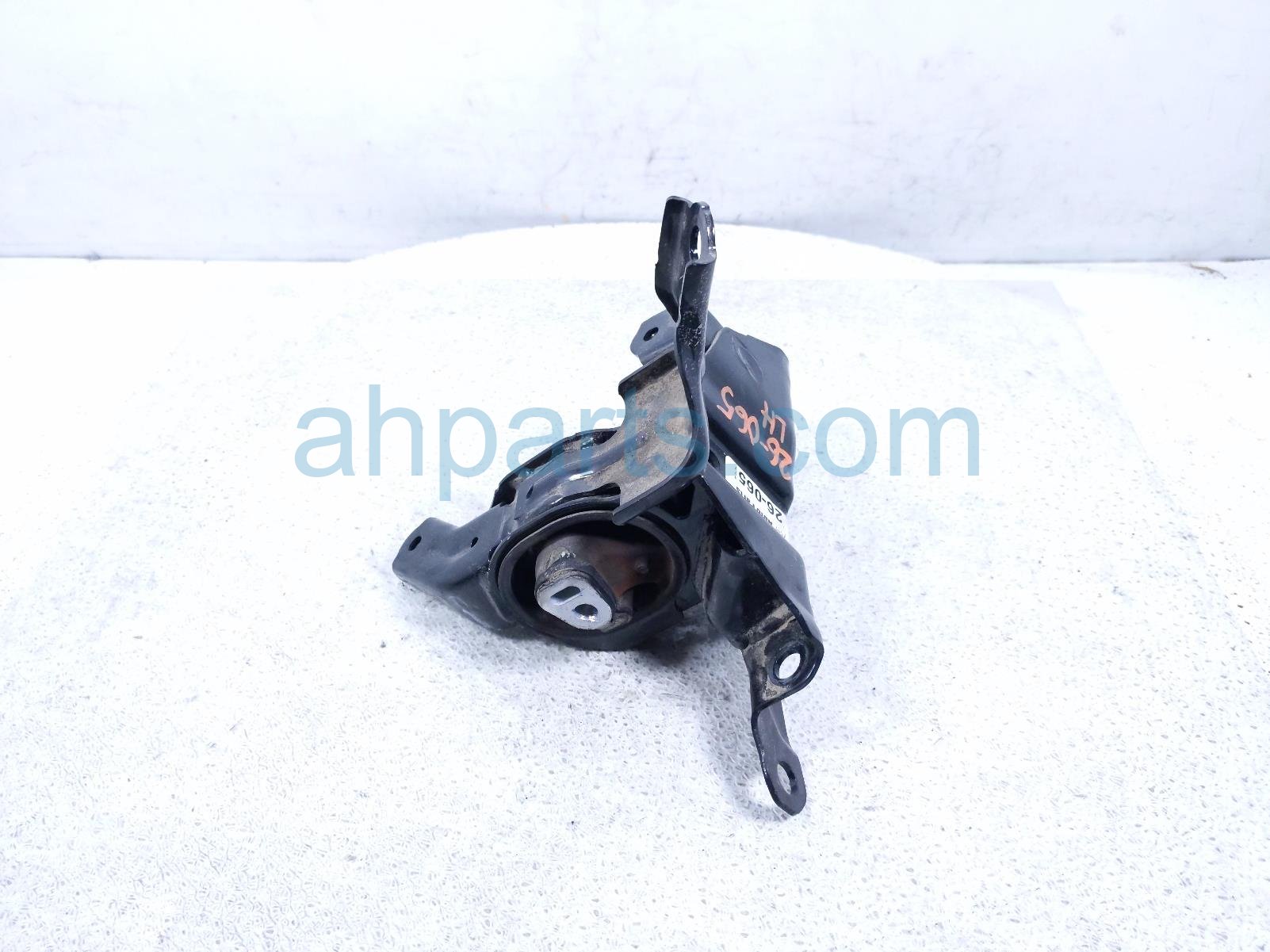 Toyota LH ENGINE INSULATOR MOUNT - 2.0L