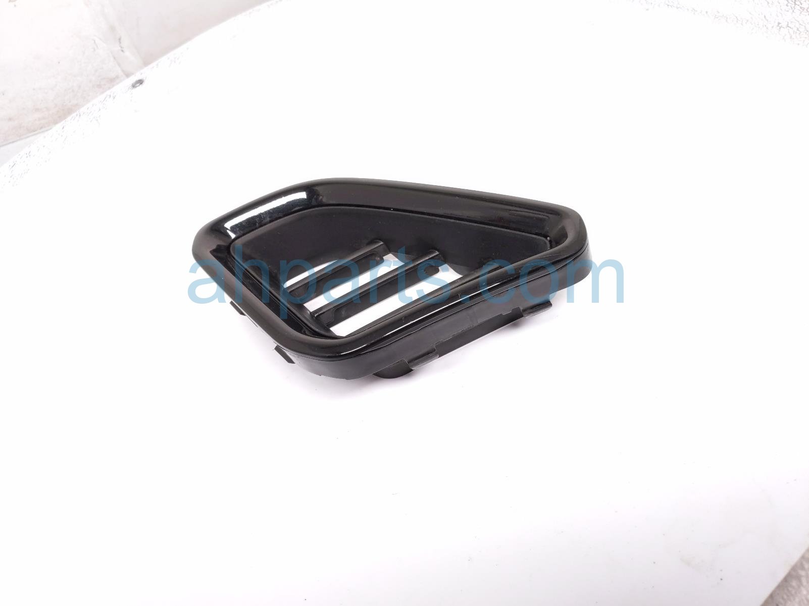 2023 Subaru Ascent Driver Fog Light Bezel Grille 57731 XC19A Replacement 2023 Subaru Ascent Driver Fog Light Bezel Grille 57731 XC19A Replacement thumbnail