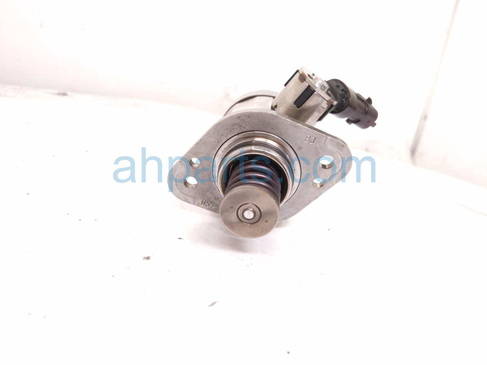 2020 Land Rover Range Rover Sport High Pressure Fuel Pump Engine Mtd J6P3 9D376 AB Replacement 2020 Land Rover Range Rover Sport High Pressure Fuel Pump Engine Mtd J6P3 9D376 AB Replacement thumbnail