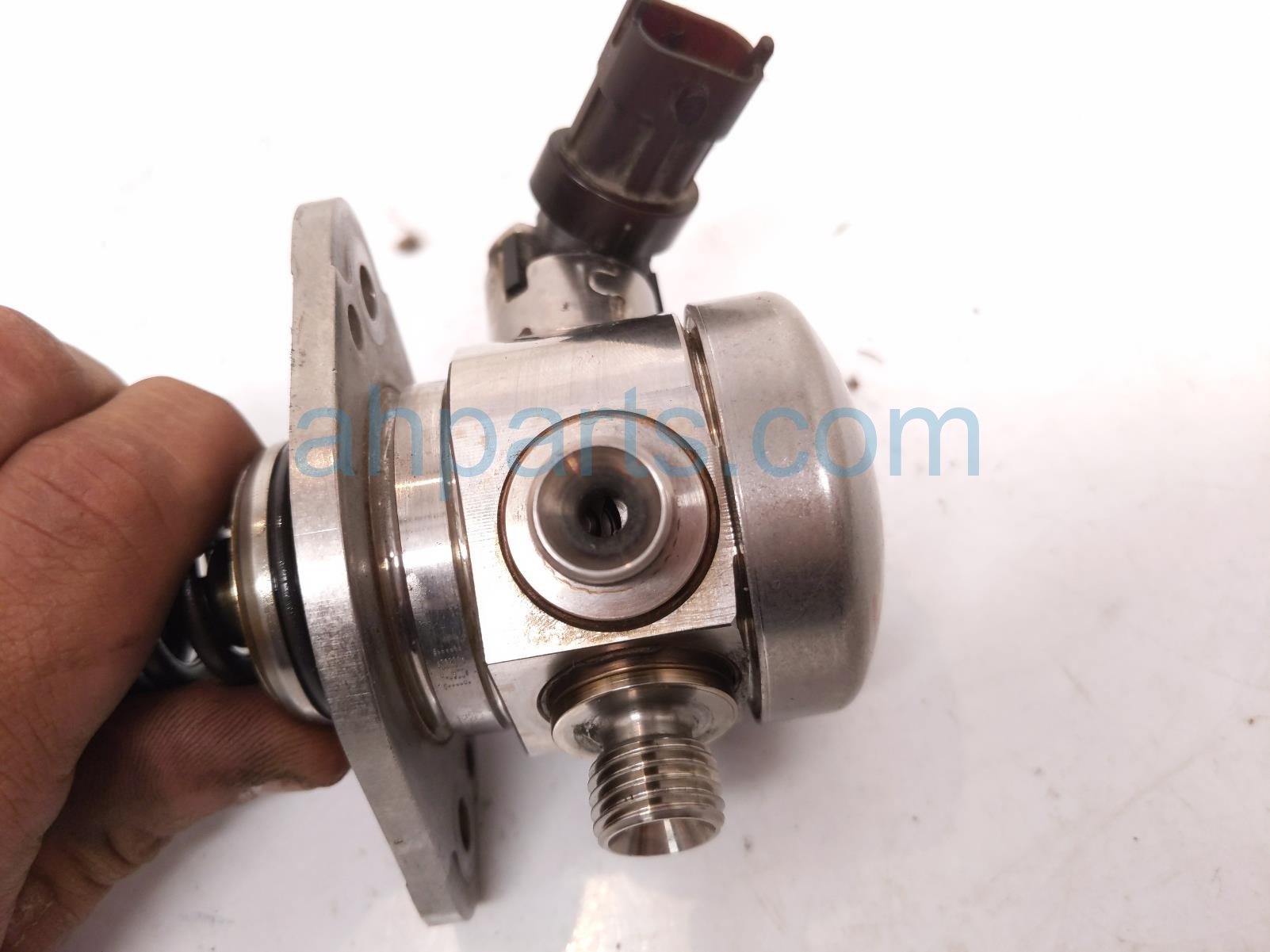 2020 Land Rover Range Rover Sport High Pressure Fuel Pump Engine Mtd J6P3 9D376 AB Replacement 2020 Land Rover Range Rover Sport High Pressure Fuel Pump Engine Mtd J6P3 9D376 AB Replacement thumbnail