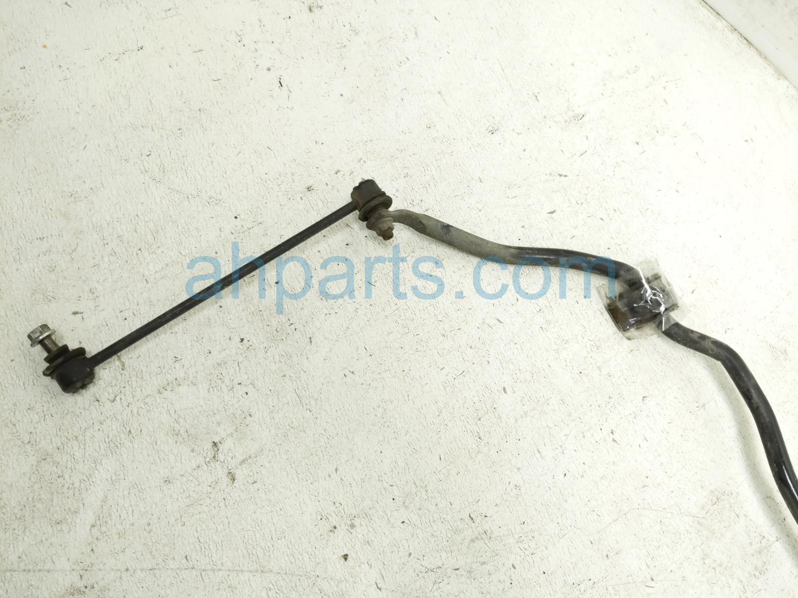 2016 Honda CR V Front Stabilizer / Sway Bar W/links 51300 T1W 305 Replacement 2016 Honda CR V Front Stabilizer / Sway Bar W/links 51300 T1W 305 Replacement thumbnail