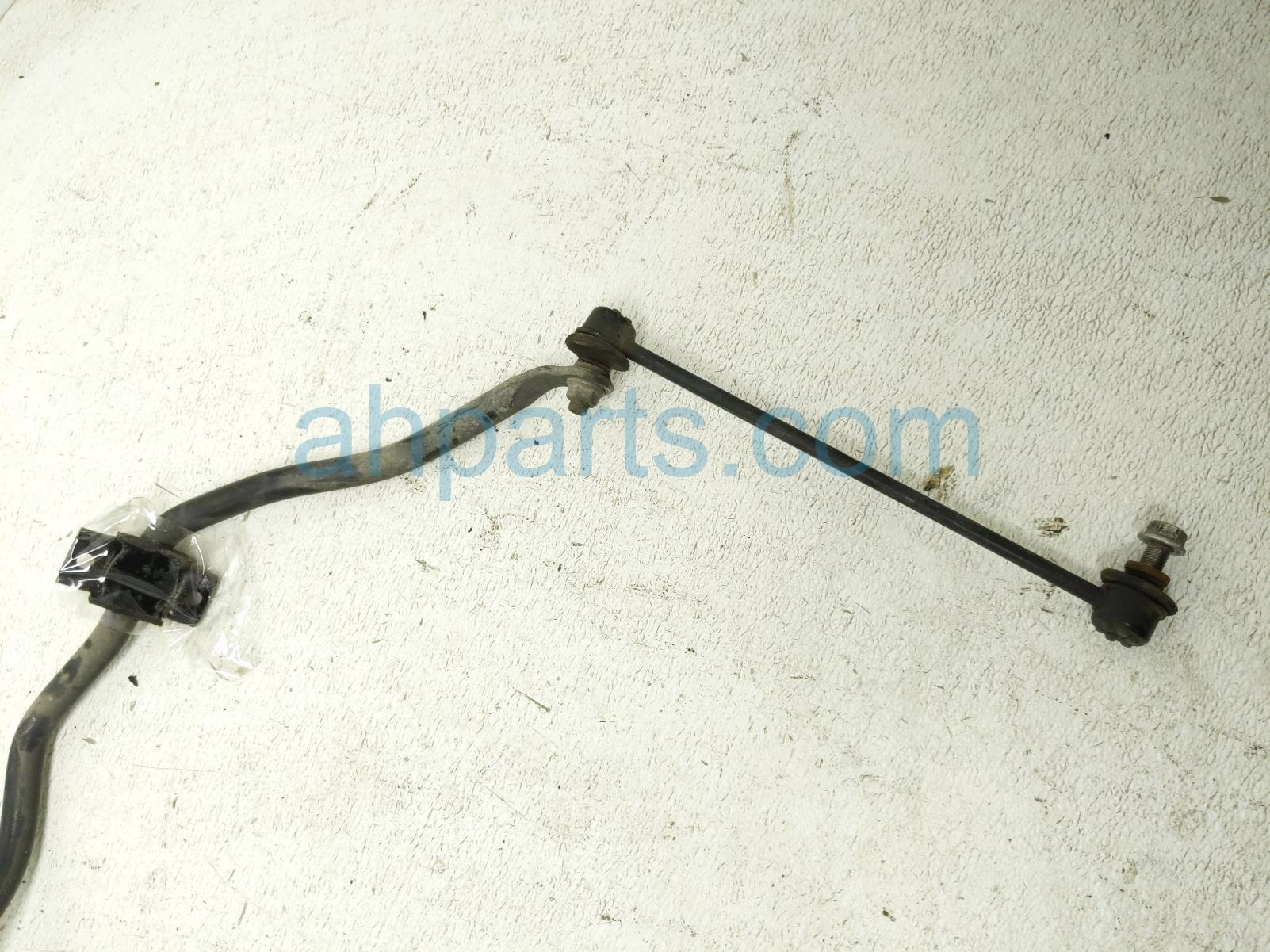 2016 Honda CR V Front Stabilizer / Sway Bar W/links 51300 T1W 305 Replacement 2016 Honda CR V Front Stabilizer / Sway Bar W/links 51300 T1W 305 Replacement thumbnail