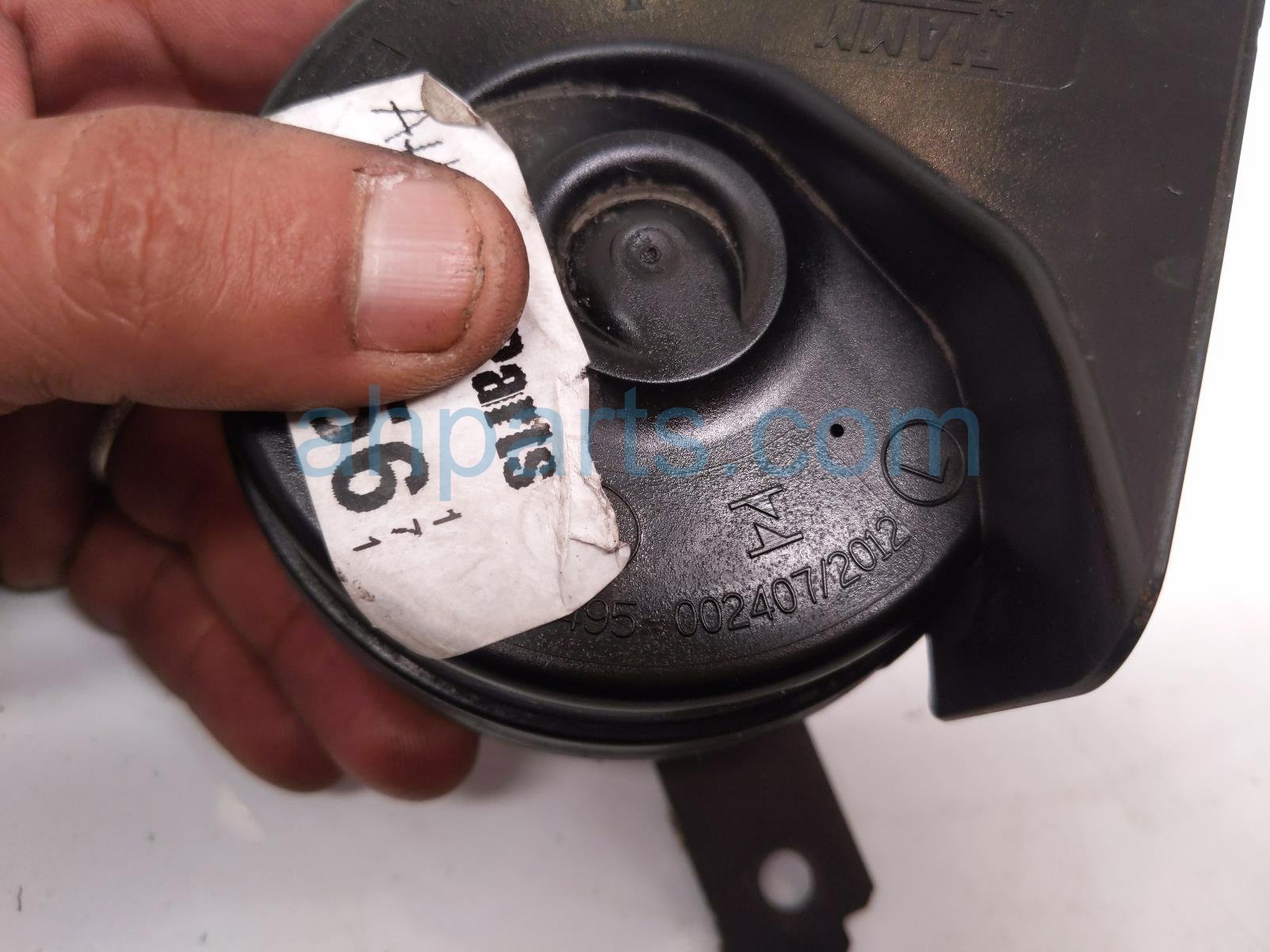 2017 Jeep Wrangler Low Note Horn 68268568AA Replacement 2017 Jeep Wrangler Low Note Horn 68268568AA Replacement thumbnail