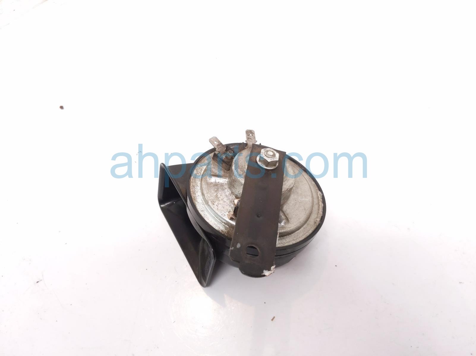 2017 Jeep Wrangler Low Note Horn 68268568AA Replacement 2017 Jeep Wrangler Low Note Horn 68268568AA Replacement thumbnail