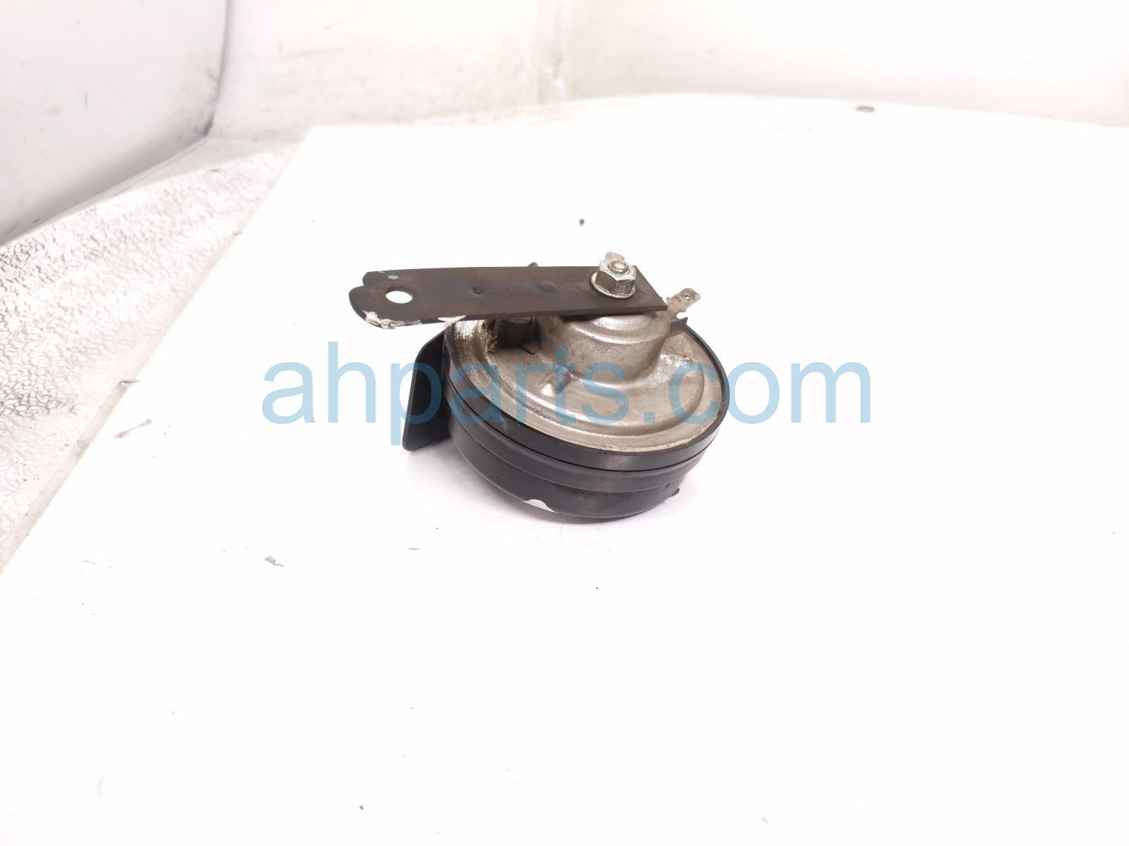 2017 Jeep Wrangler Low Note Horn 68268568AA Replacement 2017 Jeep Wrangler Low Note Horn 68268568AA Replacement thumbnail