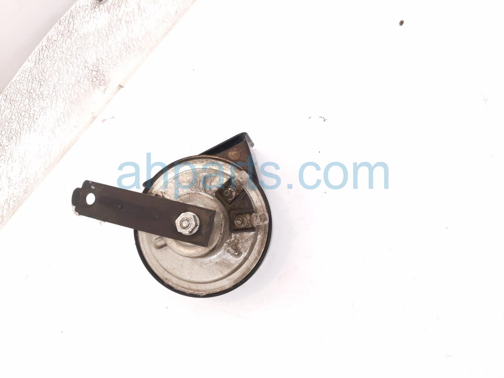 2017 Jeep Wrangler Low Note Horn 68268568AA Replacement 2017 Jeep Wrangler Low Note Horn 68268568AA Replacement thumbnail