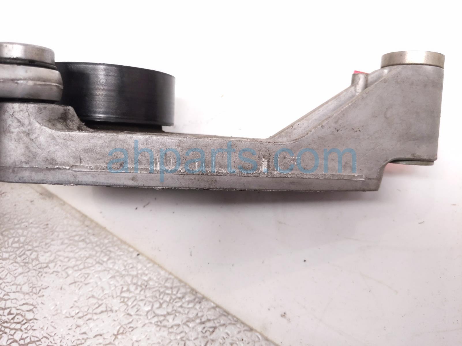 2017 Jeep Wrangler Belt Tensioner W/pulley 3.6l 4x4 4627038AA Replacement 2017 Jeep Wrangler Belt Tensioner W/pulley 3.6l 4x4 4627038AA Replacement thumbnail