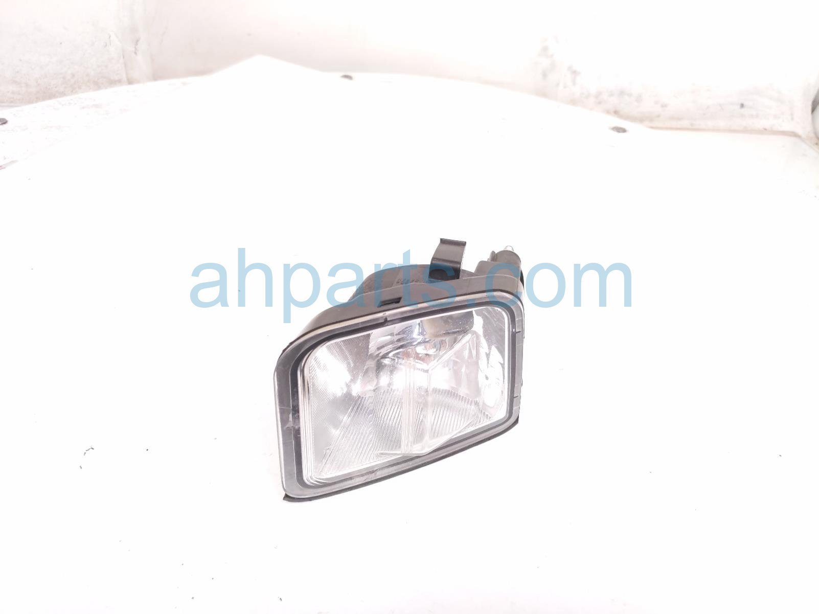 $27 Subaru LH TURN SIGNAL LAMP / LIGHT