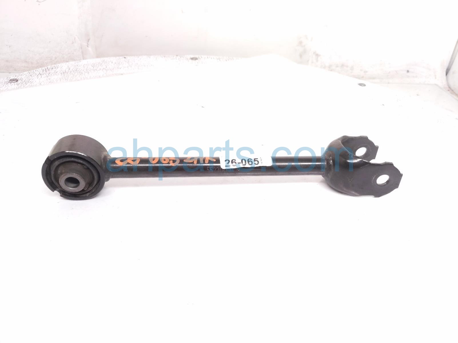 Toyota RR/LH LATERAL LOWER CONTROL ARM