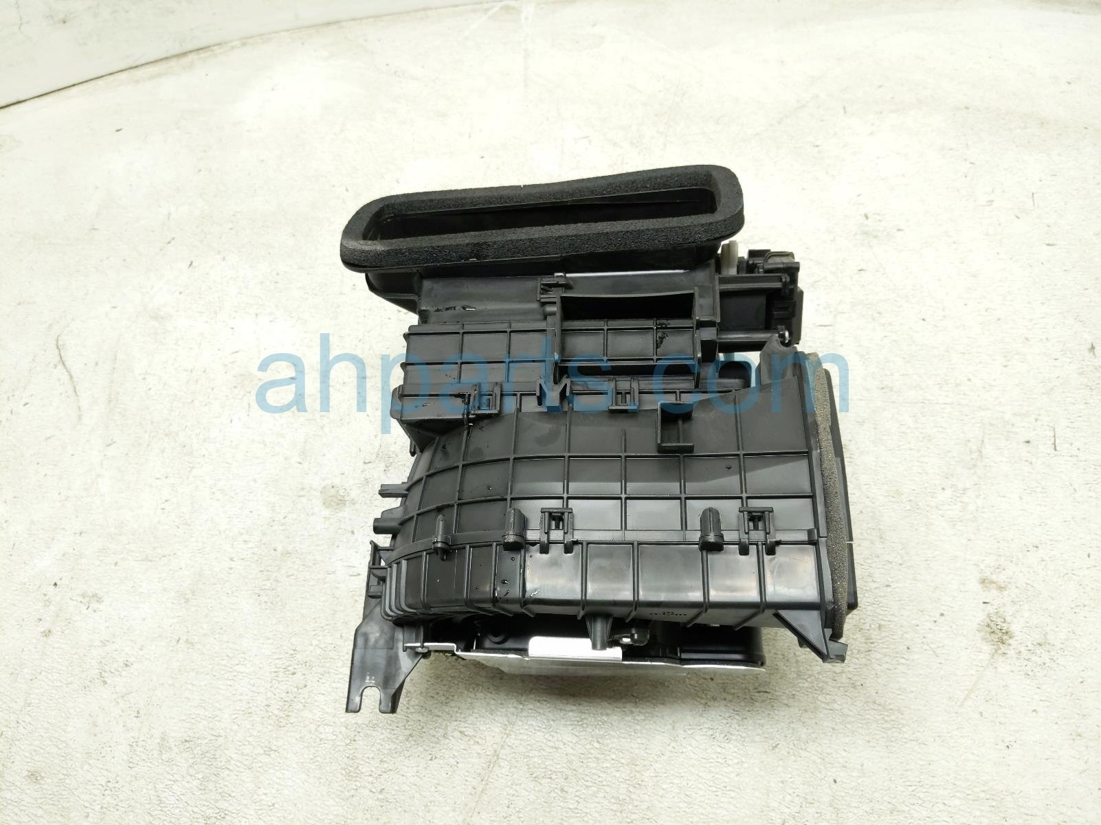 2023 Subaru Ascent Air Blower Motor W/ Housing Assy 72223XC00A Replacement 2023 Subaru Ascent Air Blower Motor W/ Housing Assy 72223XC00A Replacement thumbnail