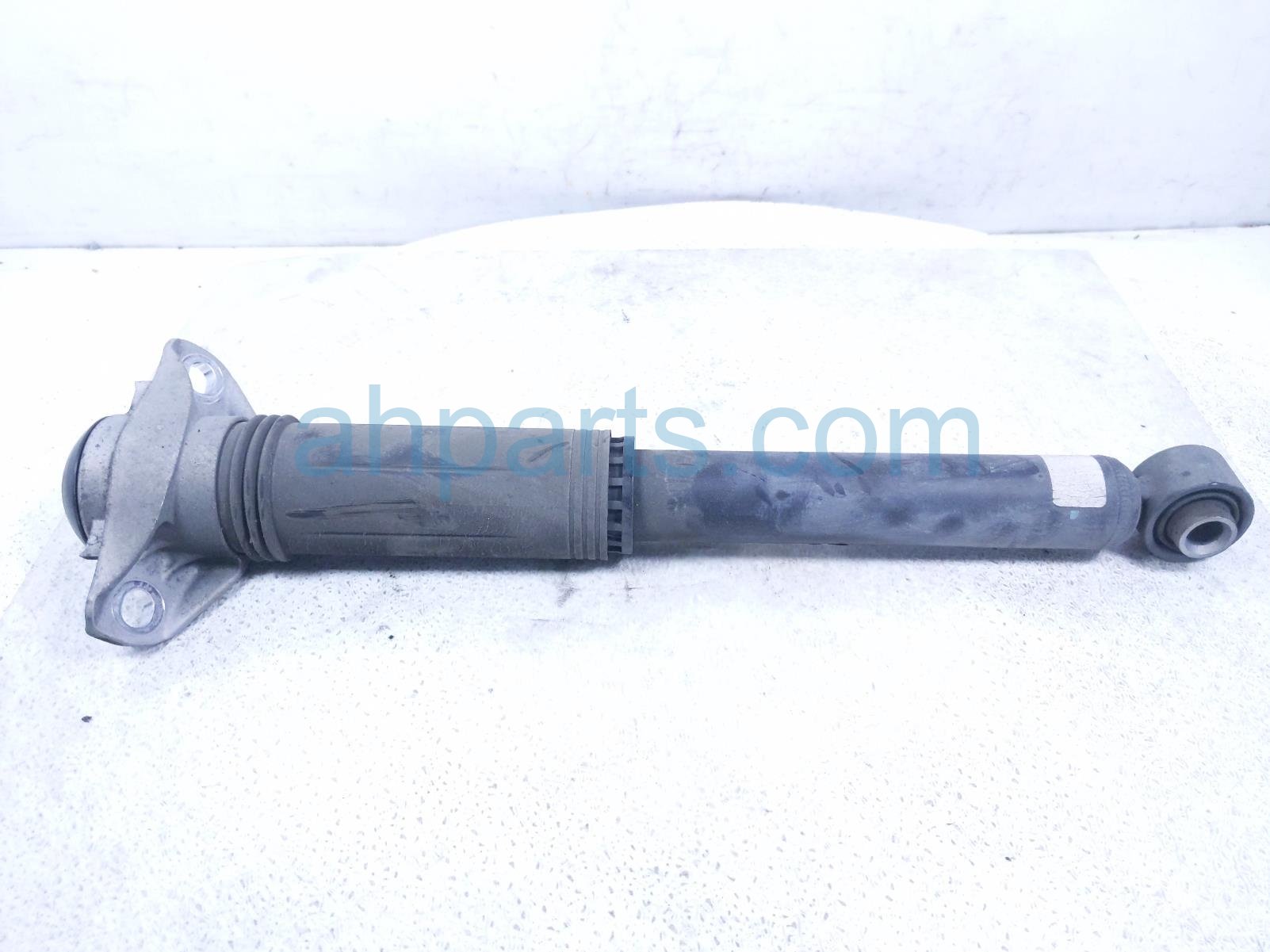 Toyota RR/LH SHOCK ABSORBER