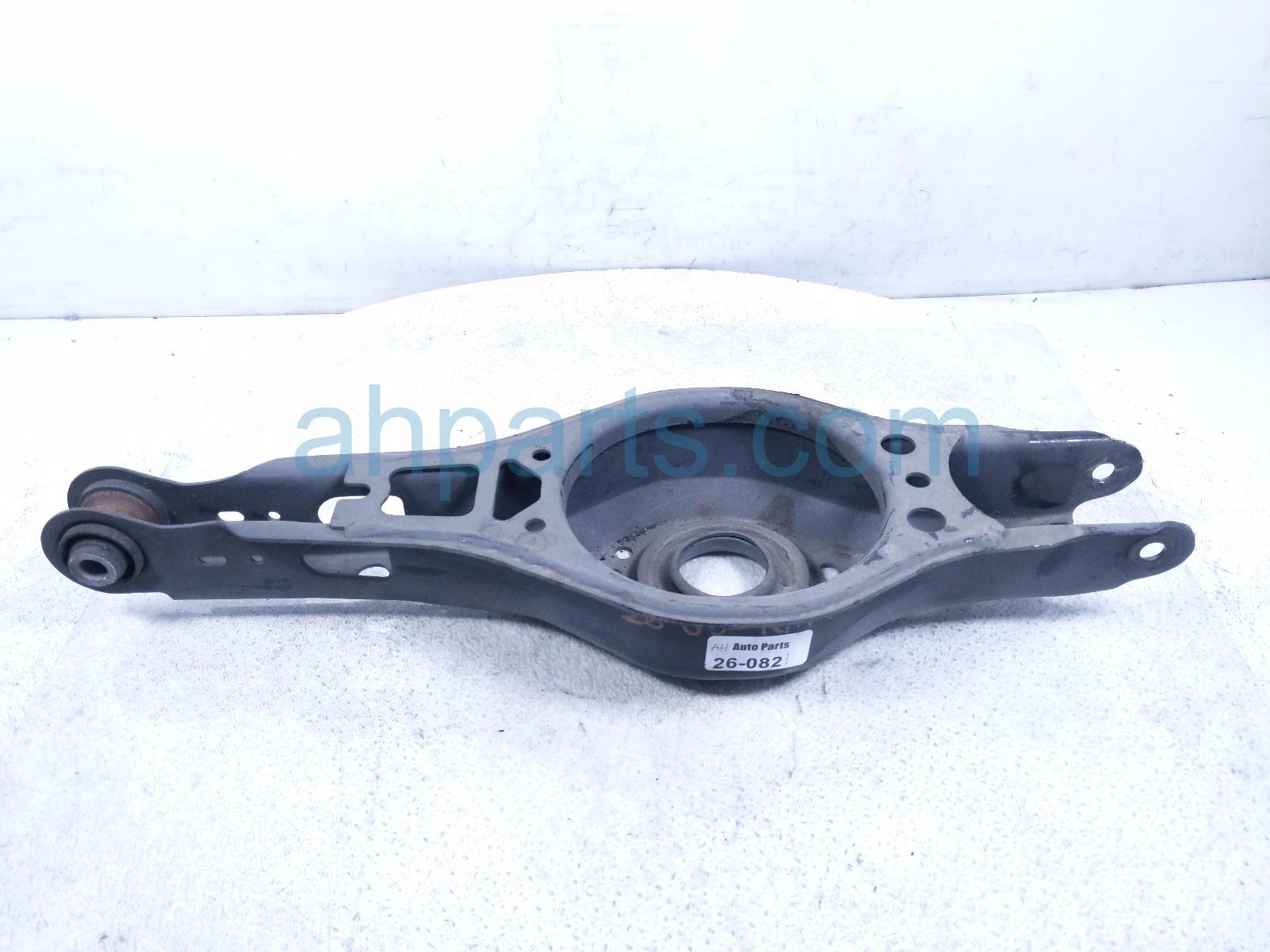 Toyota RR/RH SPRING SEAT LOWER CONTROL ARM