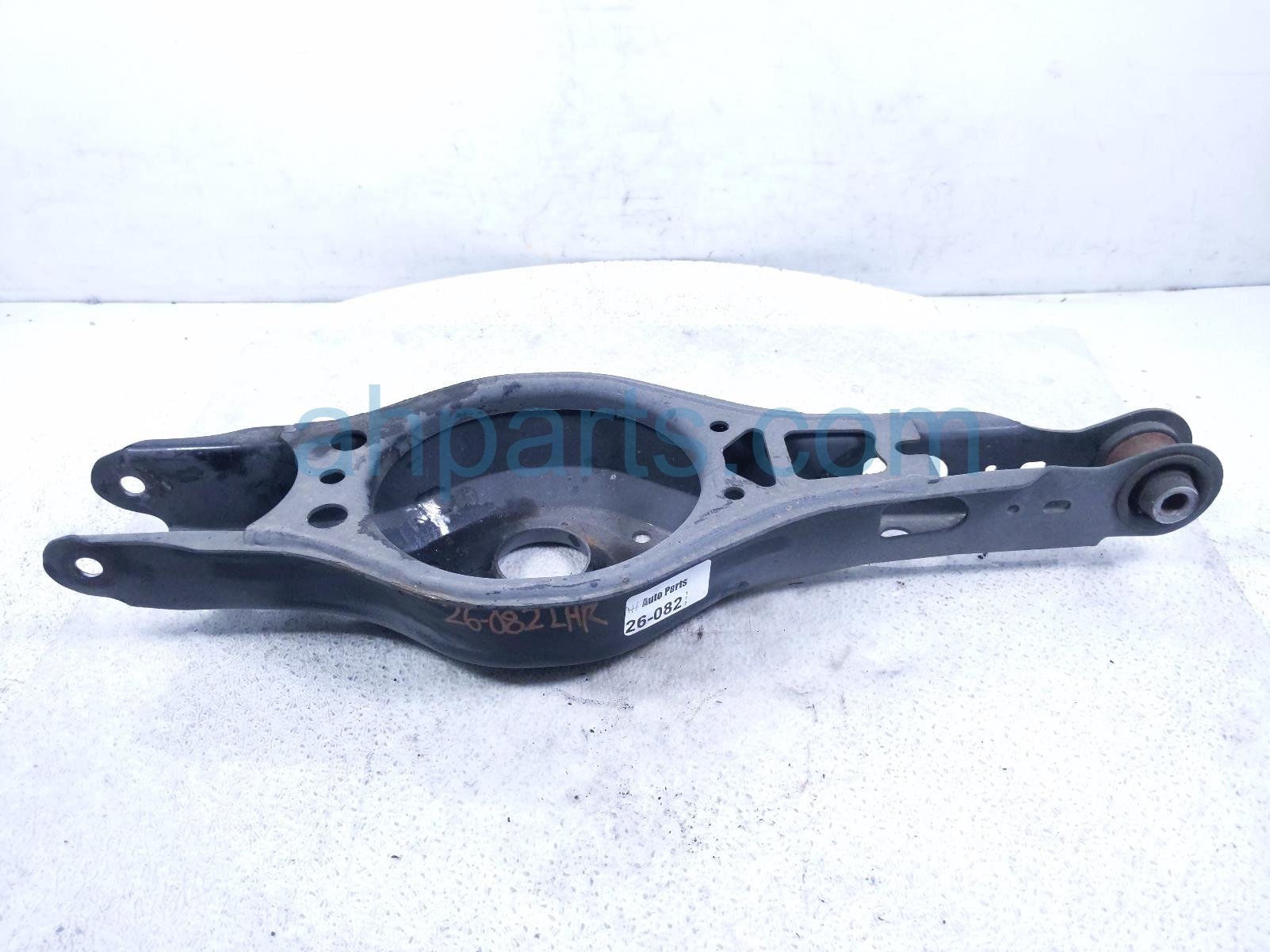 Toyota RR/LH SPRING SEAT LOWER CONTROL ARM