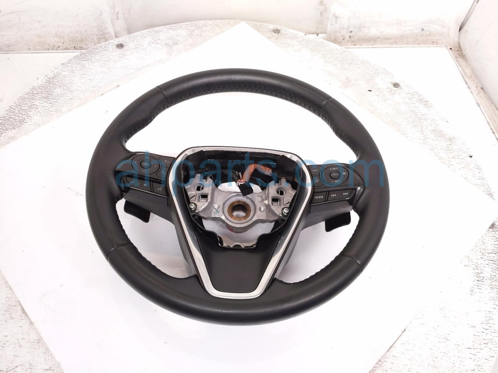 Toyota STEERING WHEEL - BLACK - SE