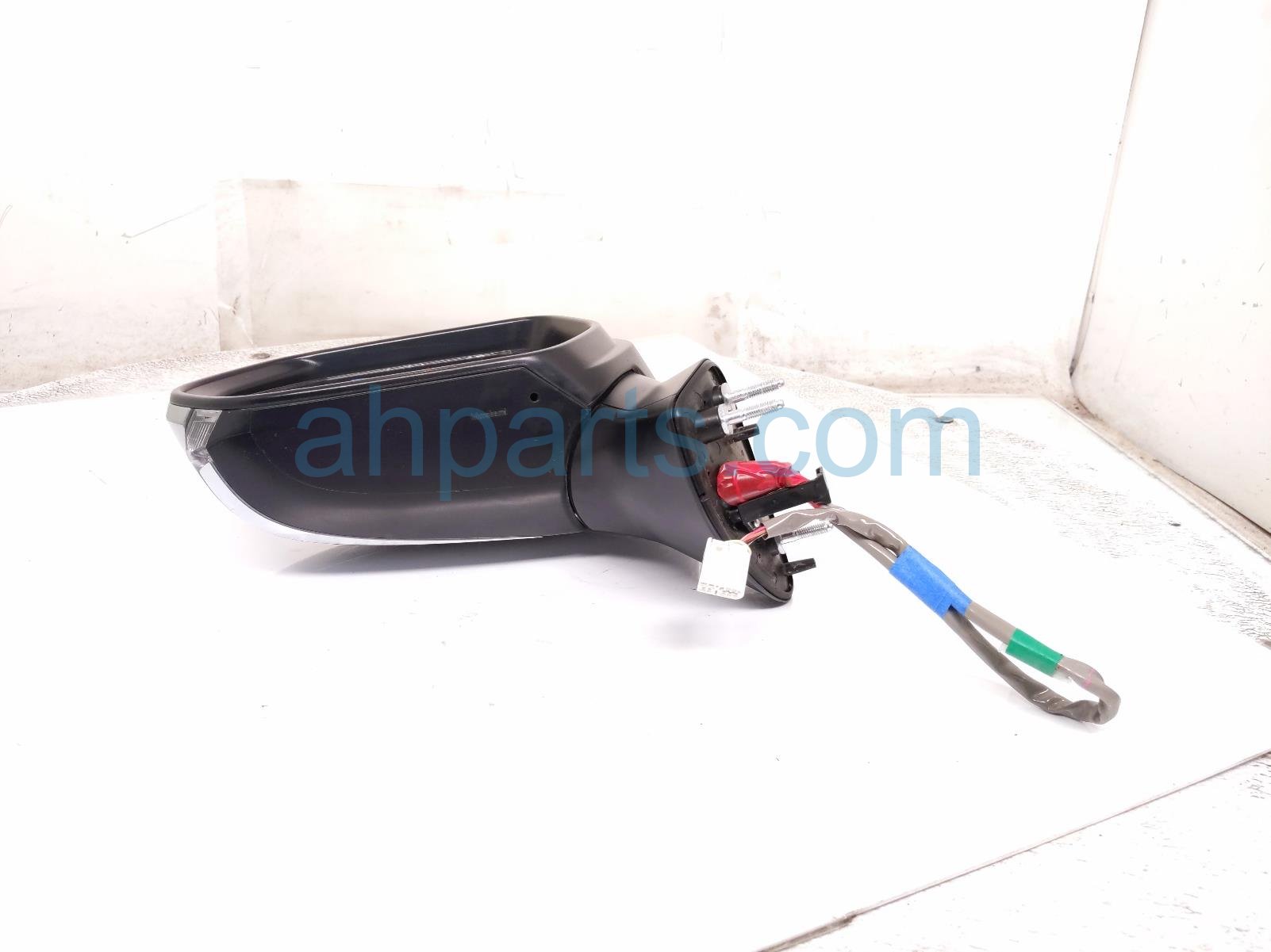 Toyota LH SIDE VIEW MIRROR - SILVER