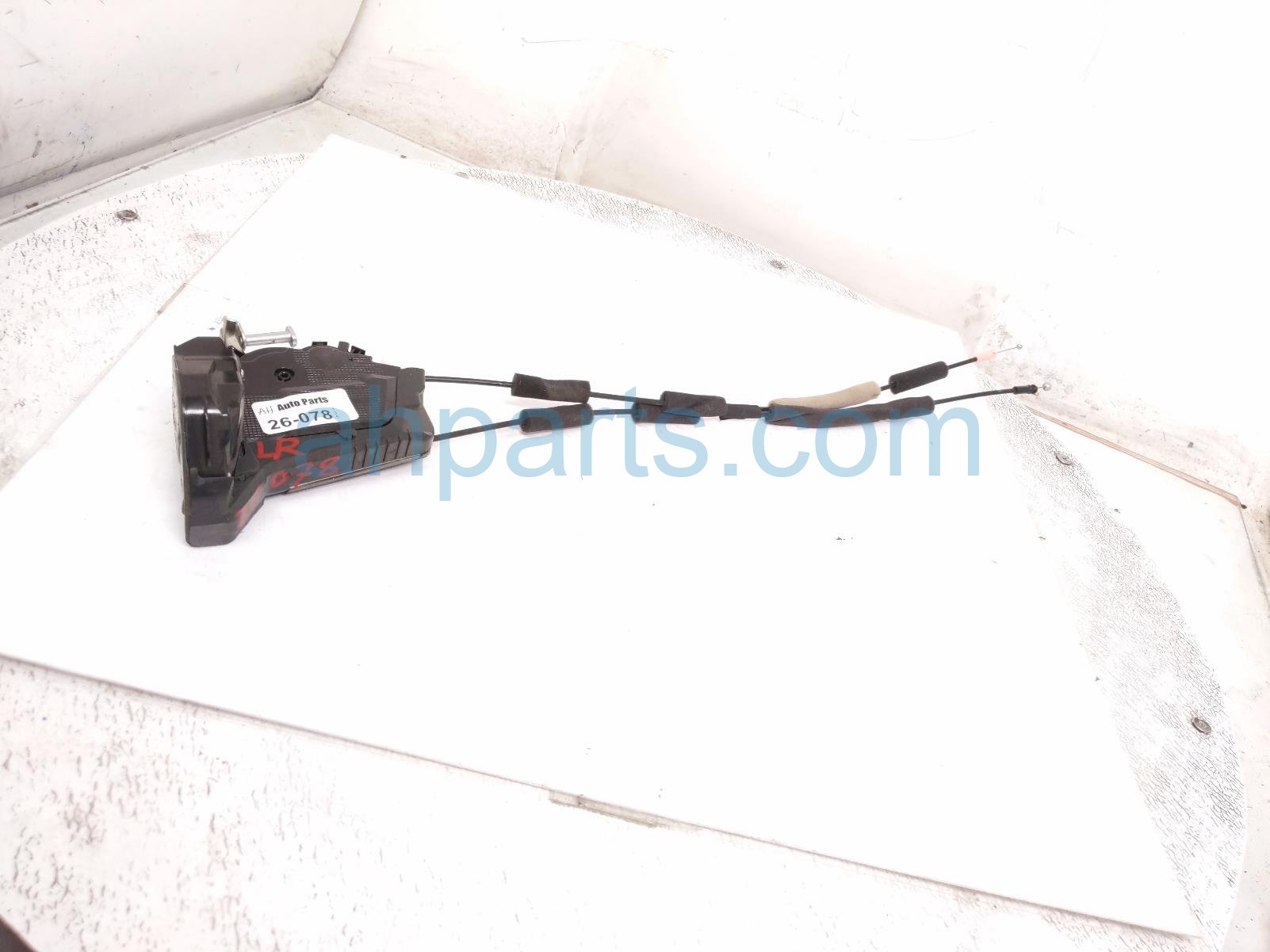 Subaru RR/LH DOOR LOCK ACTUATOR & LATCH