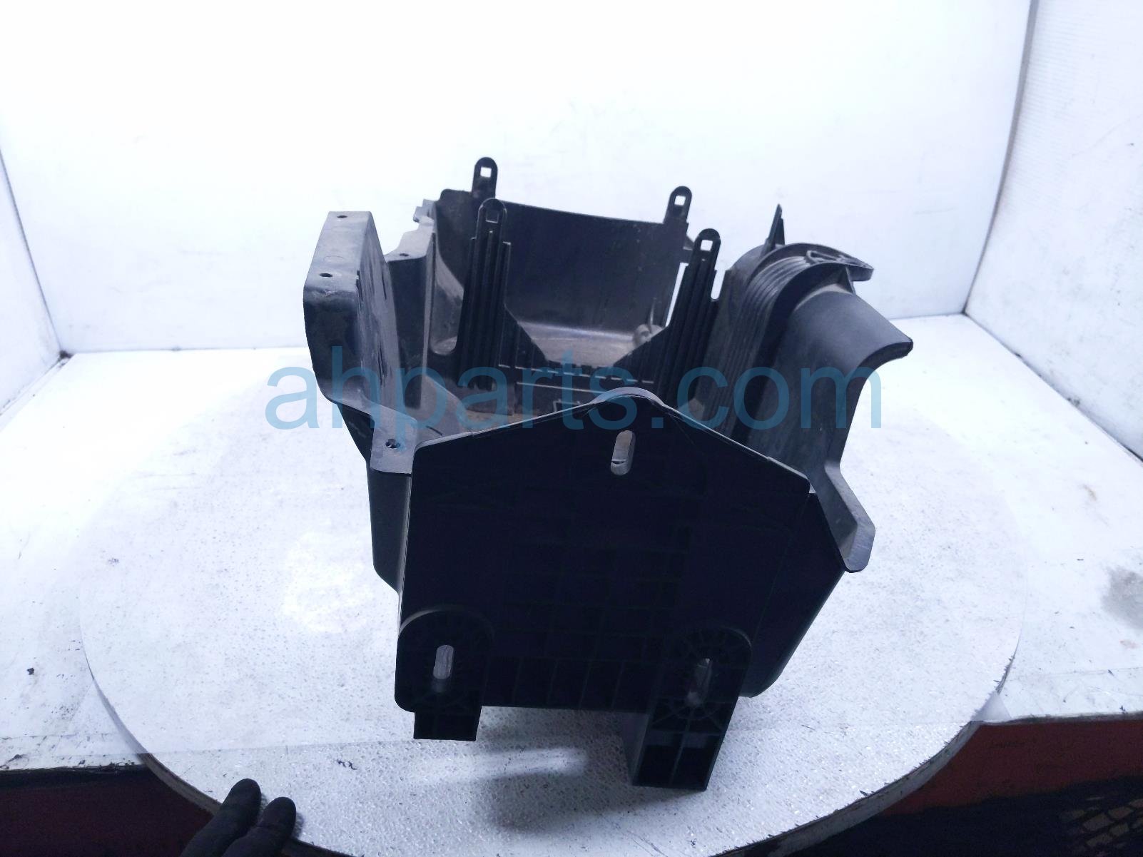 2017 Jeep Wrangler Battery Tray Passenger 3.6l 68142959AF Replacement 2017 Jeep Wrangler Battery Tray Passenger 3.6l 68142959AF Replacement thumbnail