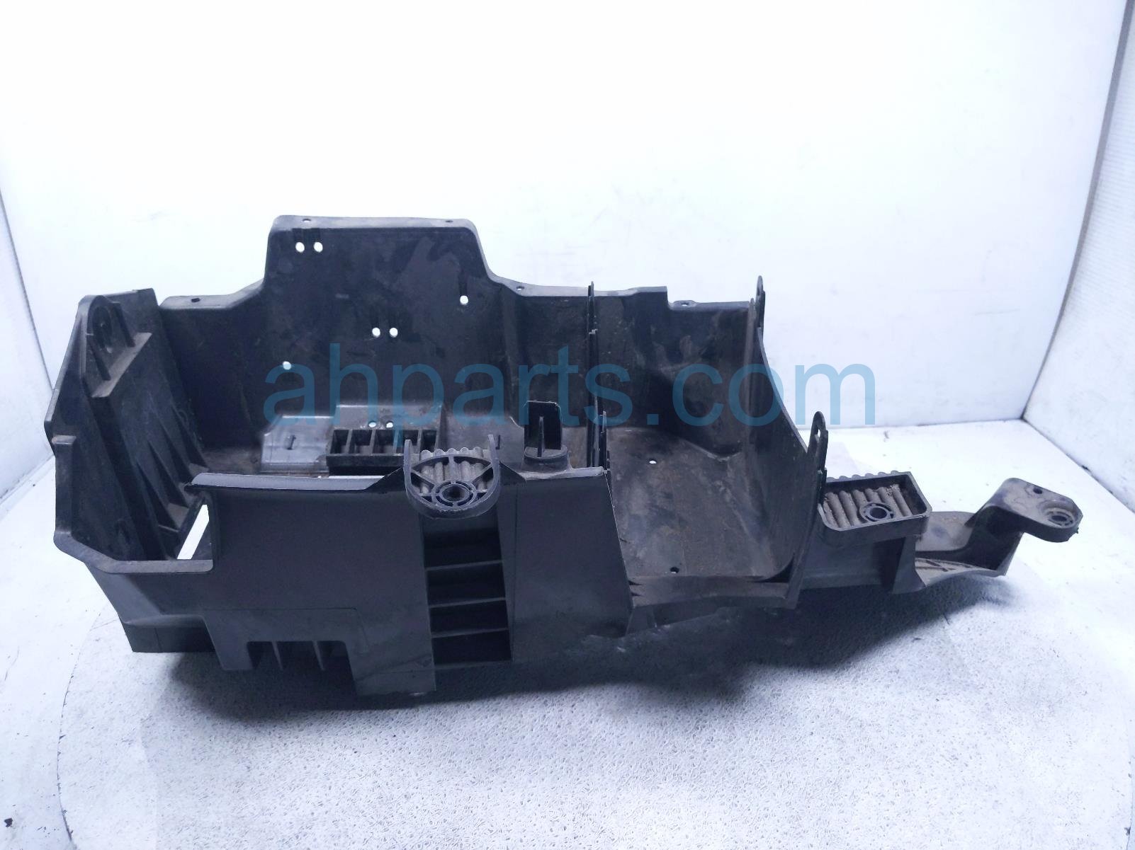 2017 Jeep Wrangler Battery Tray Passenger 3.6l 68142959AF Replacement 2017 Jeep Wrangler Battery Tray Passenger 3.6l 68142959AF Replacement thumbnail