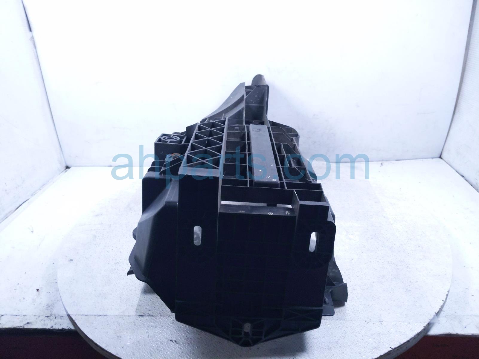 2017 Jeep Wrangler Battery Tray Passenger 3.6l 68142959AF Replacement 2017 Jeep Wrangler Battery Tray Passenger 3.6l 68142959AF Replacement thumbnail