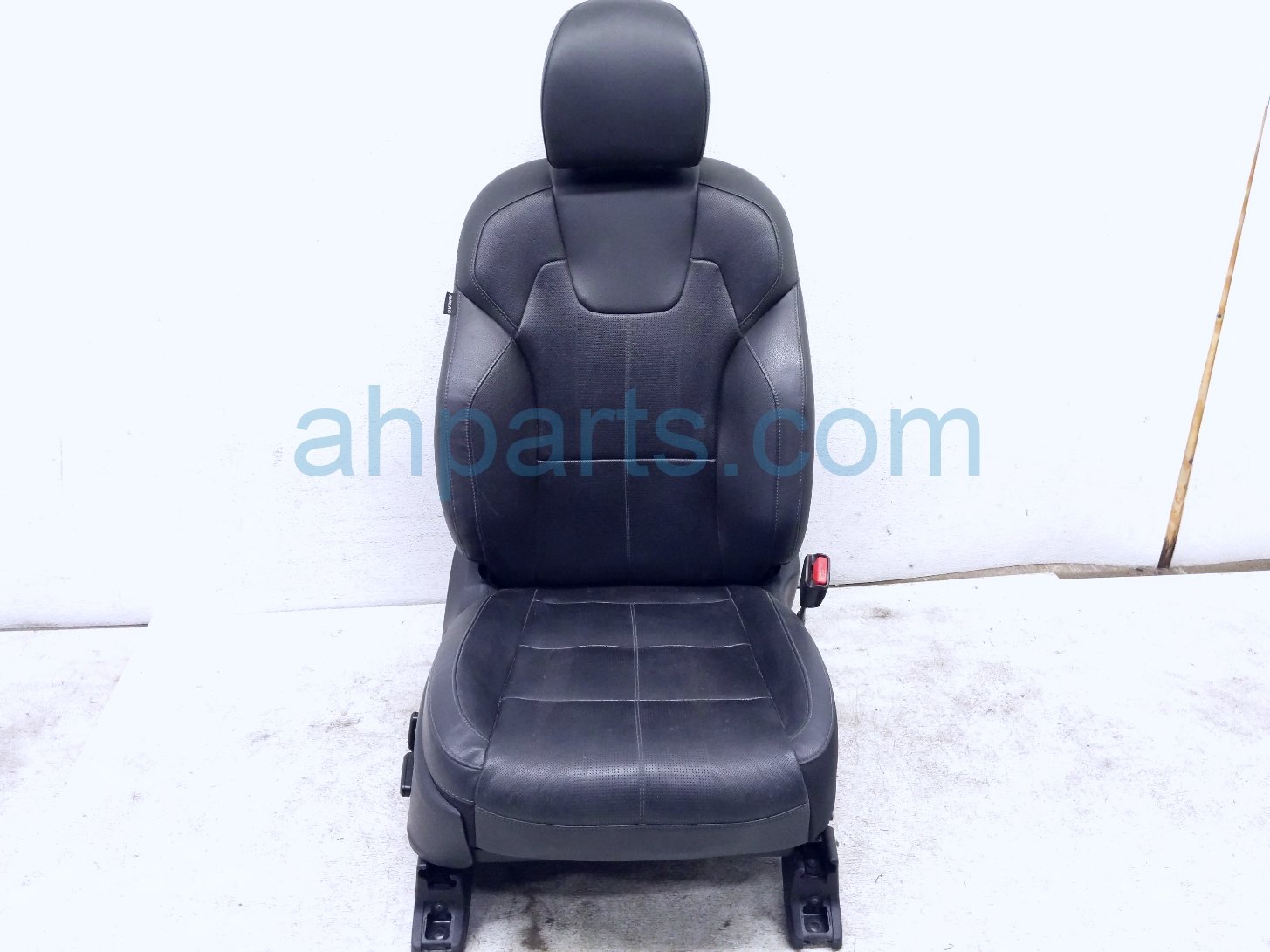 Kia FR/RH SEAT - BLACK - W/ AIRBAG