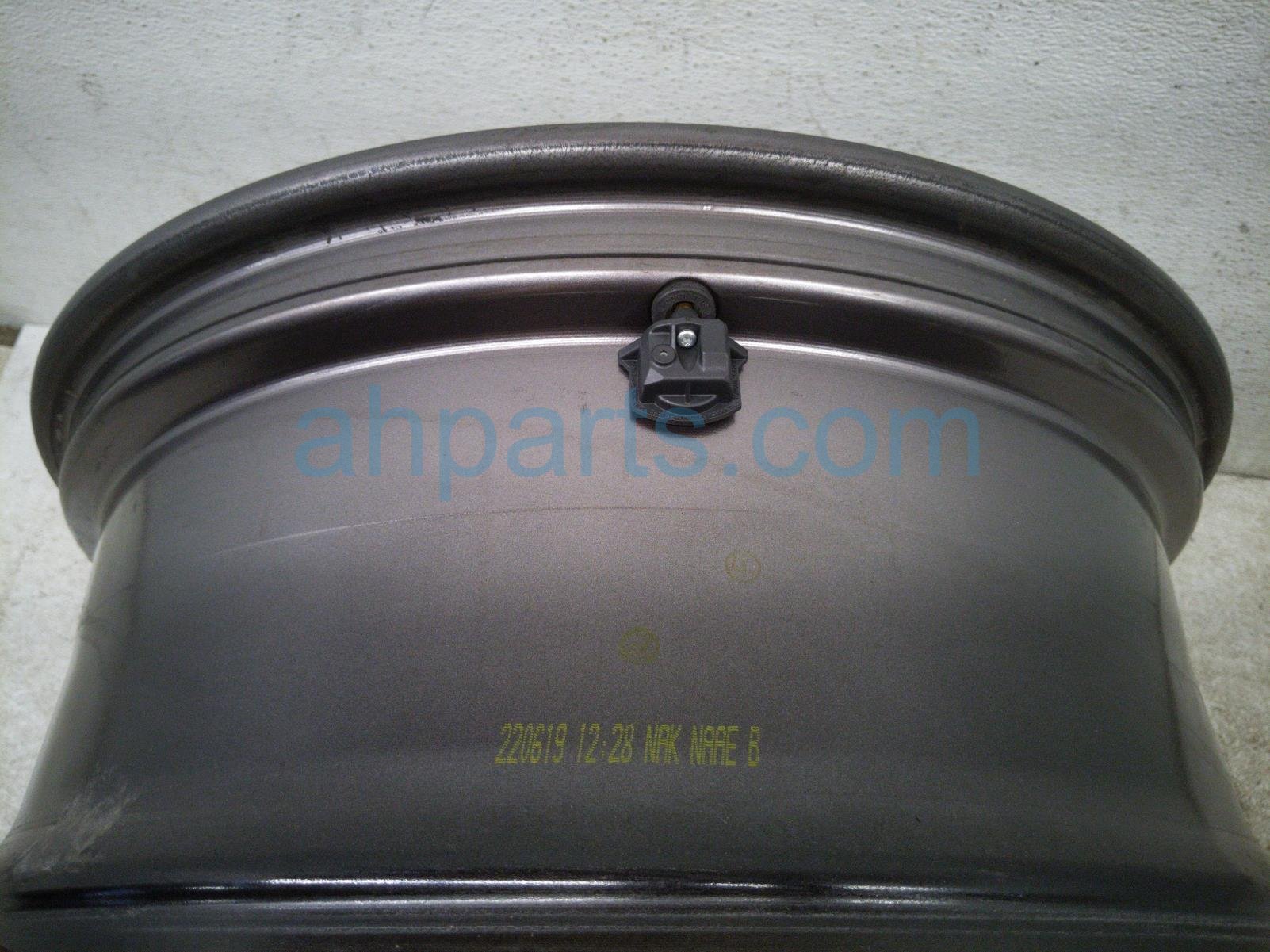 2023 Nissan Pathfinder Front Driver Wheel / Rim 40300 6TA5B Replacement 2023 Nissan Pathfinder Front Driver Wheel / Rim 40300 6TA5B Replacement thumbnail