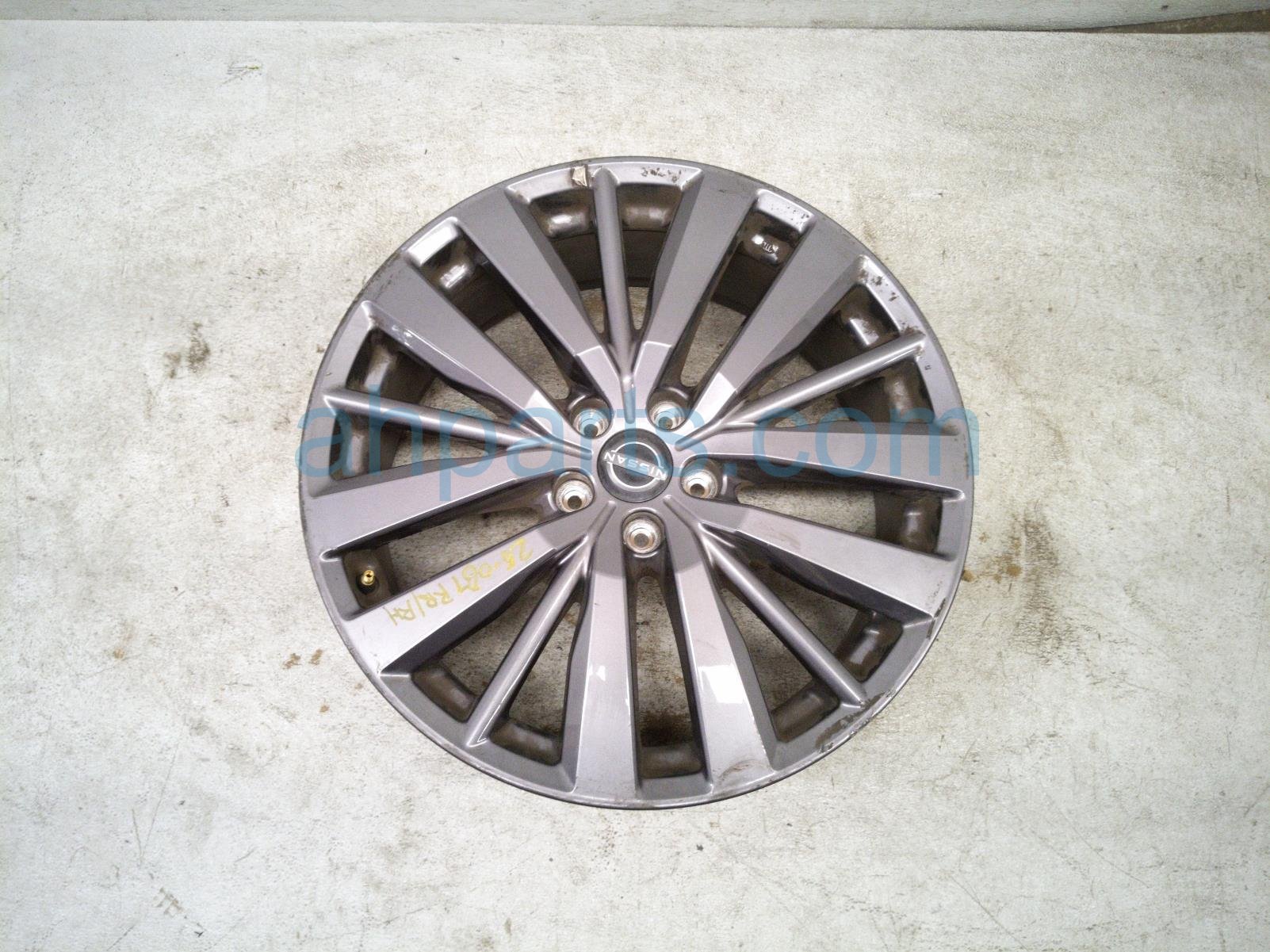 Nissan RR/RH WHEEL / RIM Nissan RR/RH WHEEL / RIM