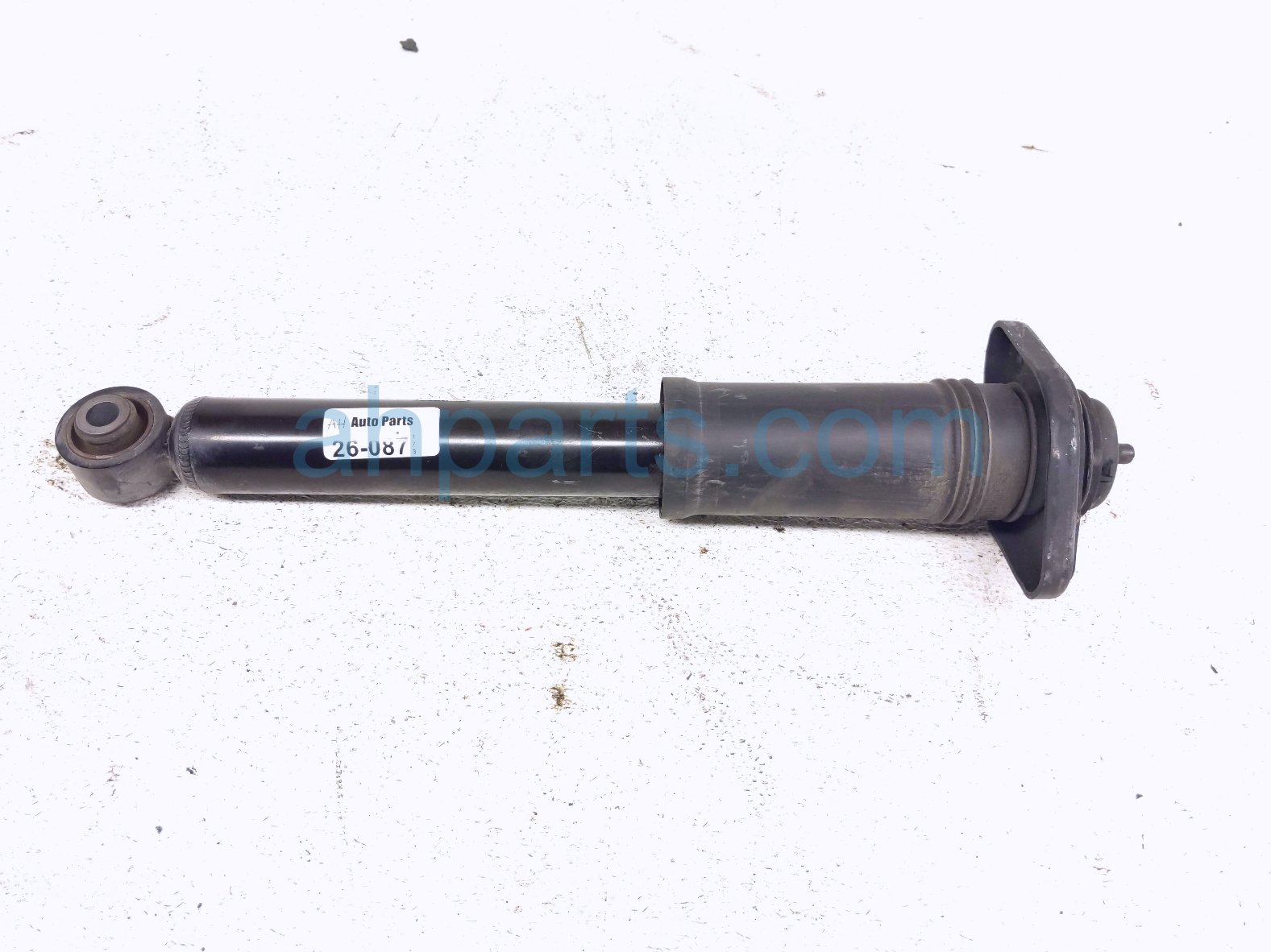 Nissan RR/LH SHOCK ABSORBER