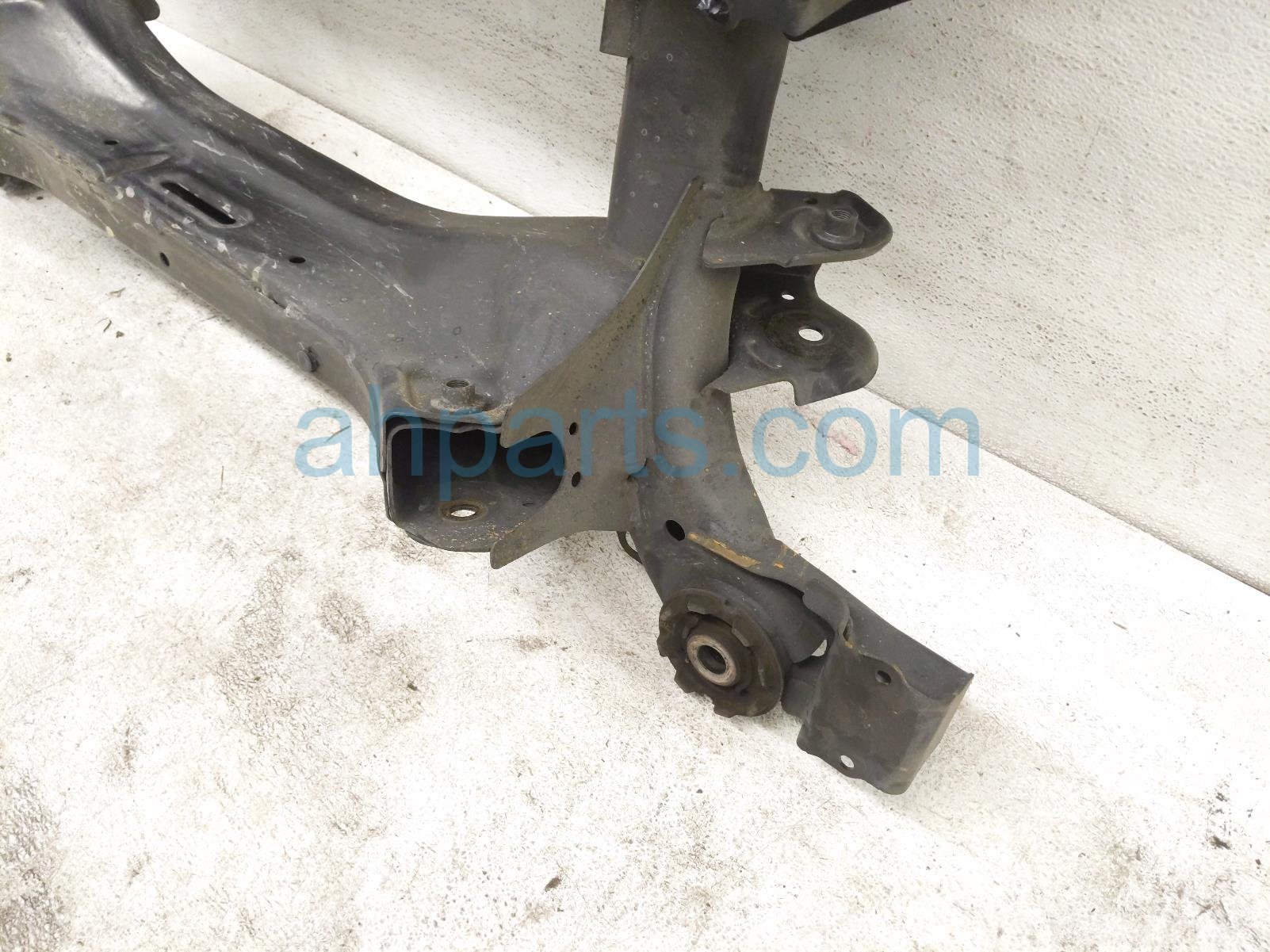 2015 Acura TLX Crossmember Rear Sub Frame / Cradle 50300 TZ3 A11 Replacement 2015 Acura TLX Crossmember Rear Sub Frame / Cradle 50300 TZ3 A11 Replacement thumbnail