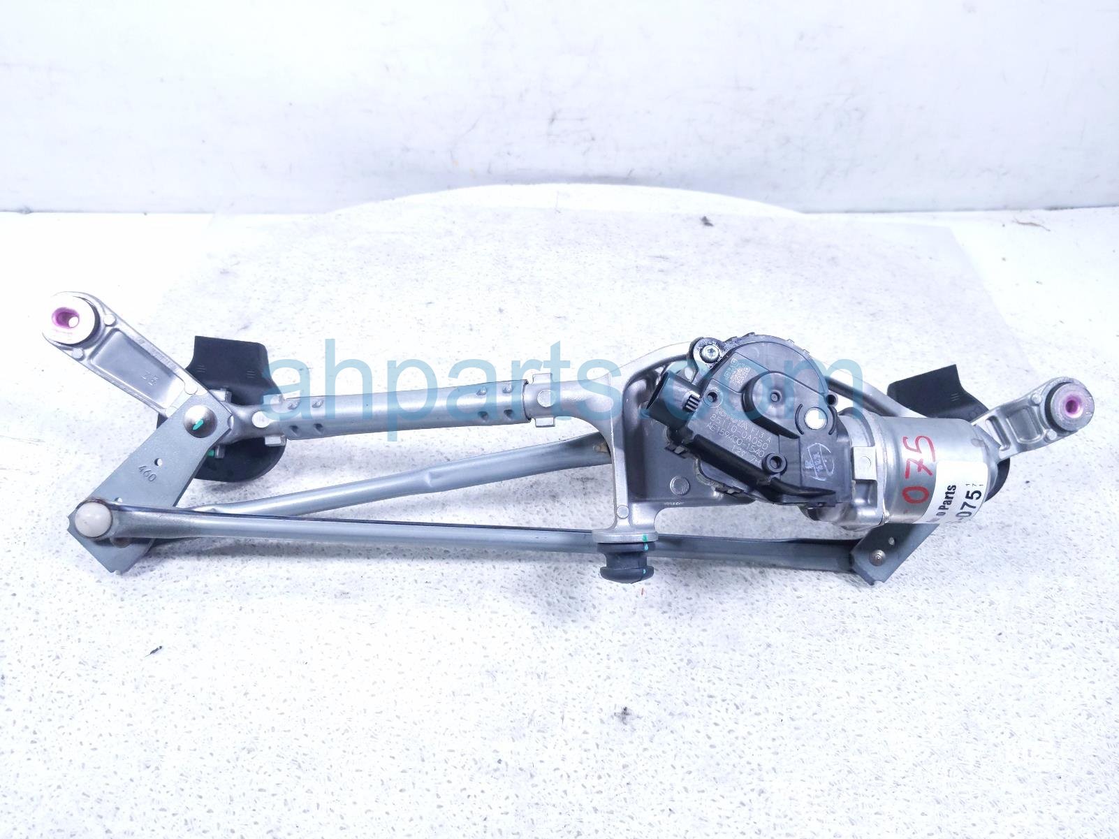 Toyota FRT WINDSHIELD WIPER MOTOR & LINKAGE