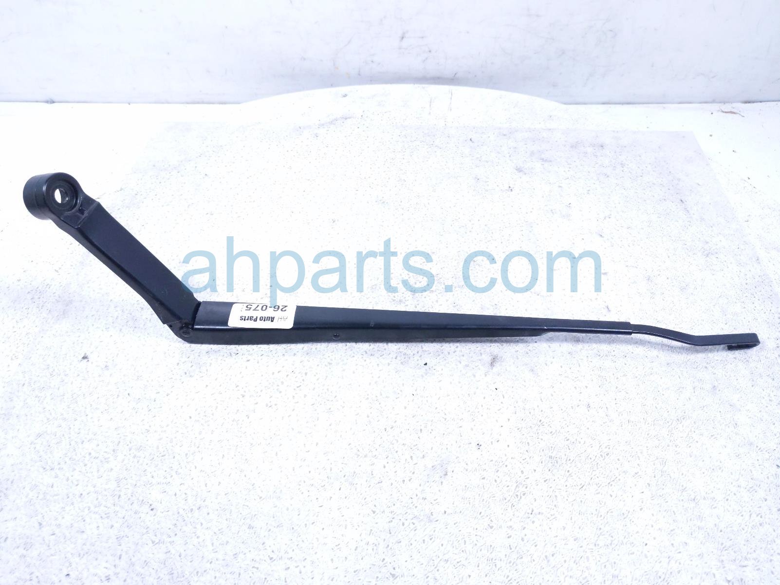 Toyota LH WINDSHIELD WIPER ARM