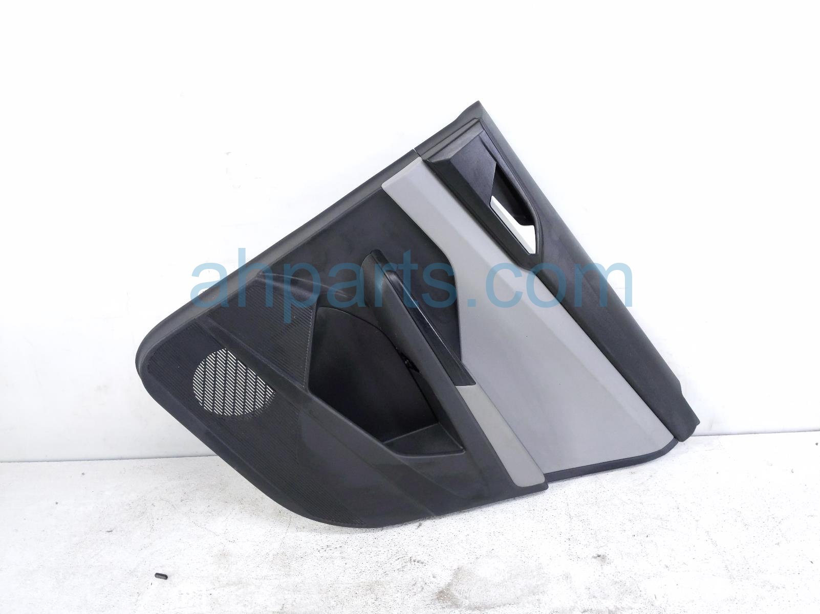 Volkswagen RR/RH INTERIOR DOOR PANEL - GREY
