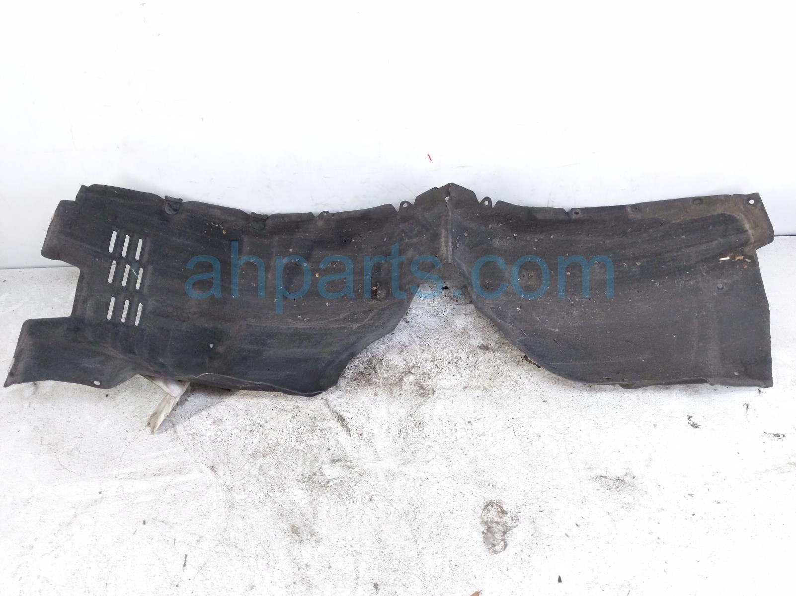 Toyota FR/LH INNER FENDER LINER