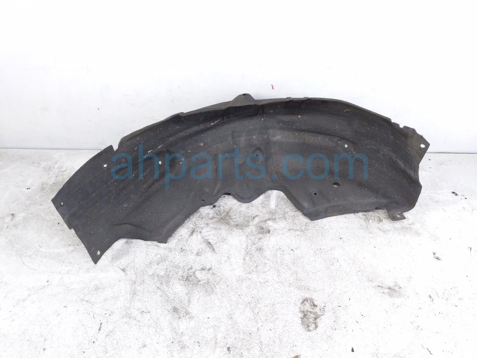 Toyota RR/LH INNER FENDER LINER