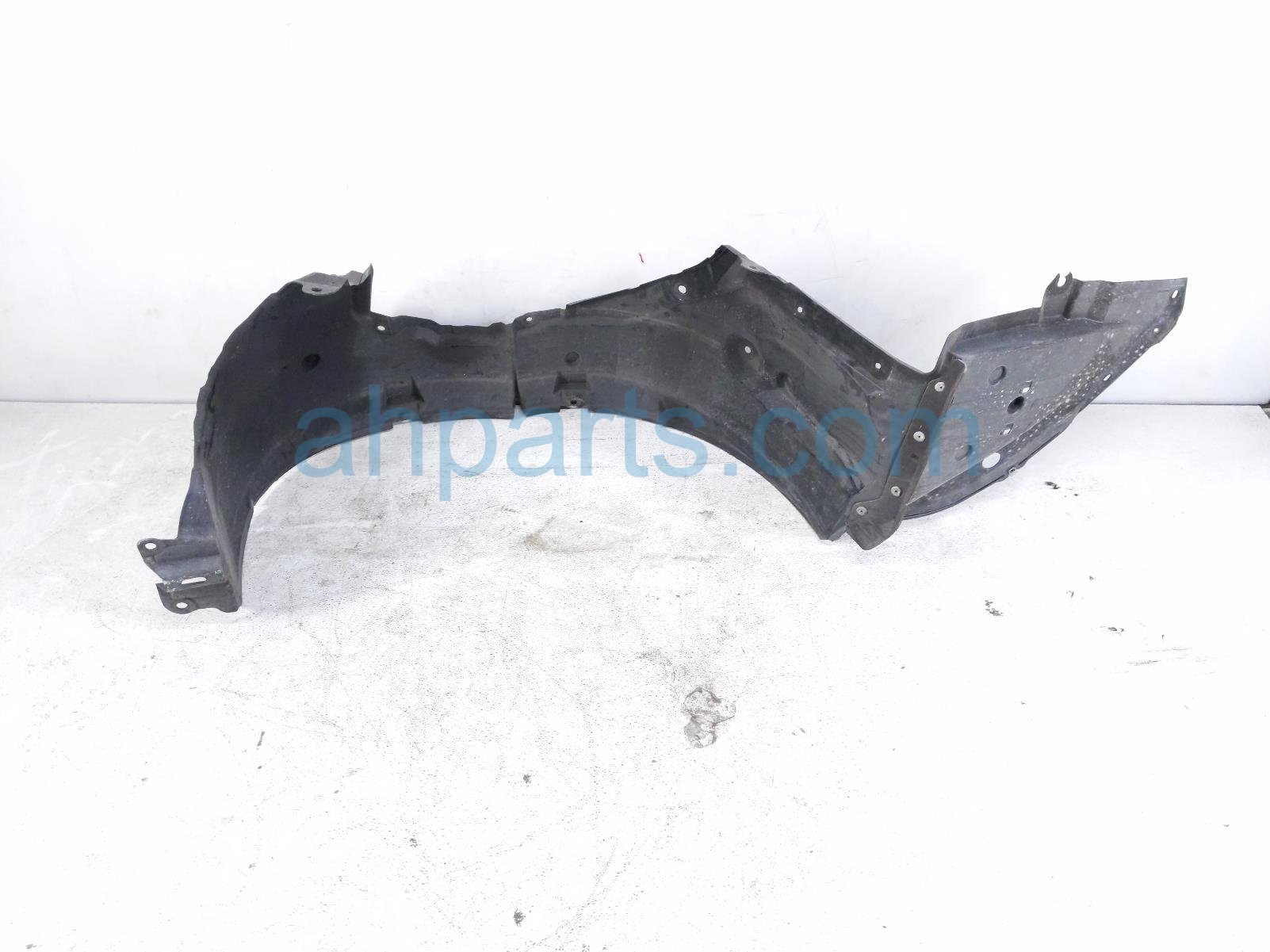 Nissan FR/LH INNER FENDER LINER