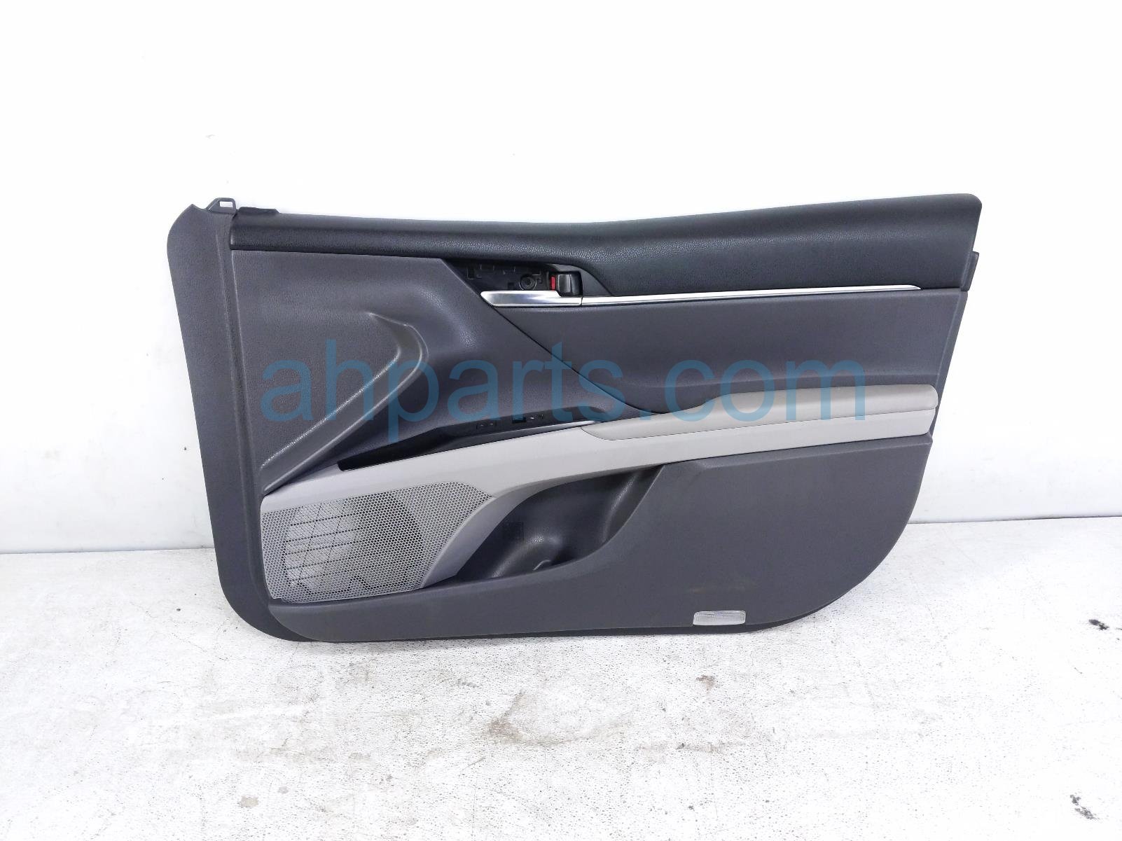 2018 Toyota Camry Trim / Liner Front Passenger Interior Door Panel Grey 67610 06P10 B4 Replacement 2018 Toyota Camry Trim / Liner Front Passenger Interior Door Panel Grey 67610 06P10 B4 Replacement thumbnail