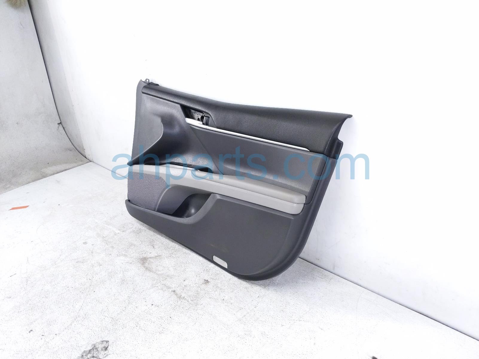 2018 Toyota Camry Trim / Liner Front Passenger Interior Door Panel Grey 67610 06P10 B4 Replacement 2018 Toyota Camry Trim / Liner Front Passenger Interior Door Panel Grey 67610 06P10 B4 Replacement thumbnail