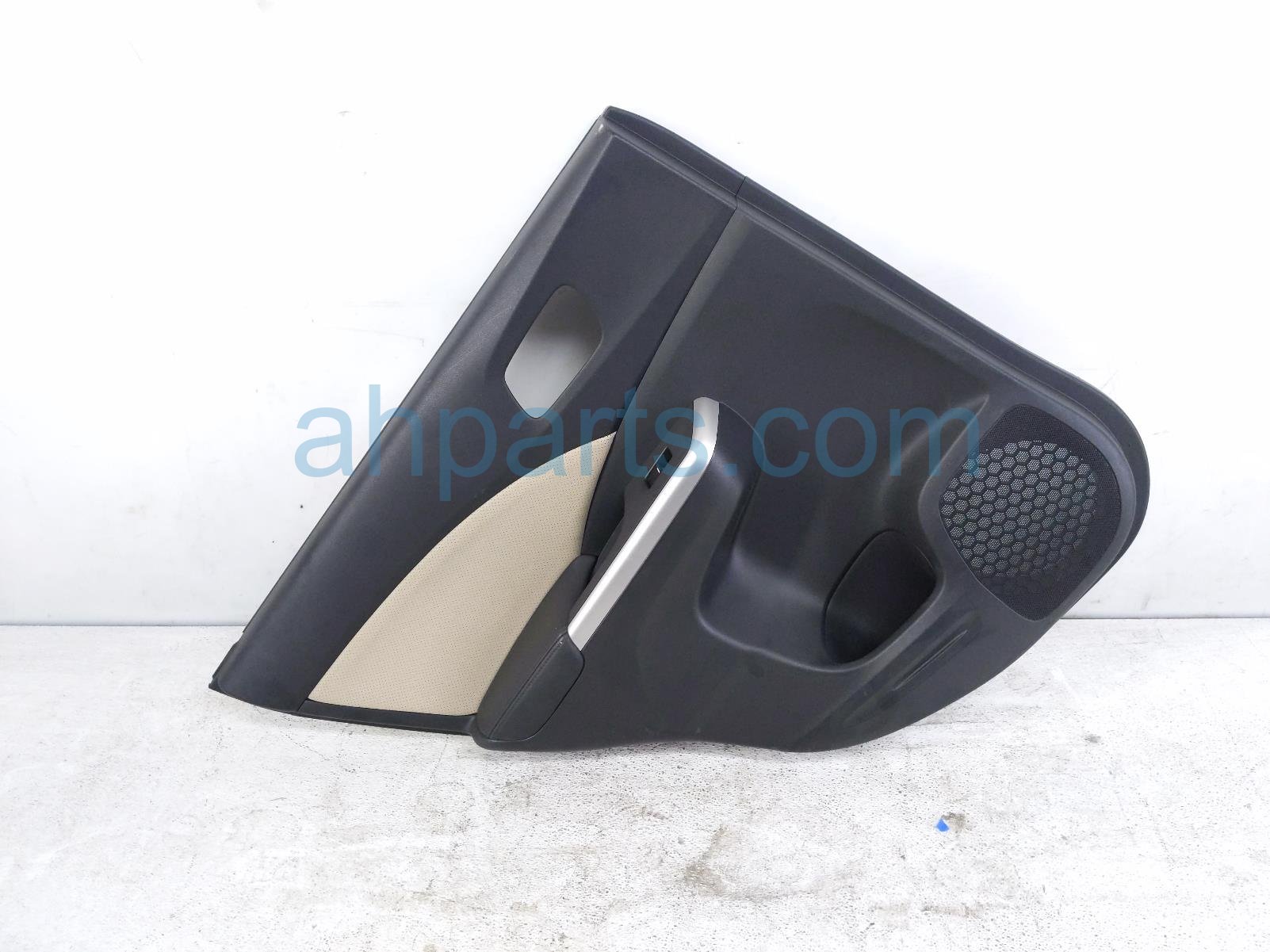 Honda RR/LH INTERIOR DOOR PANEL - TAN