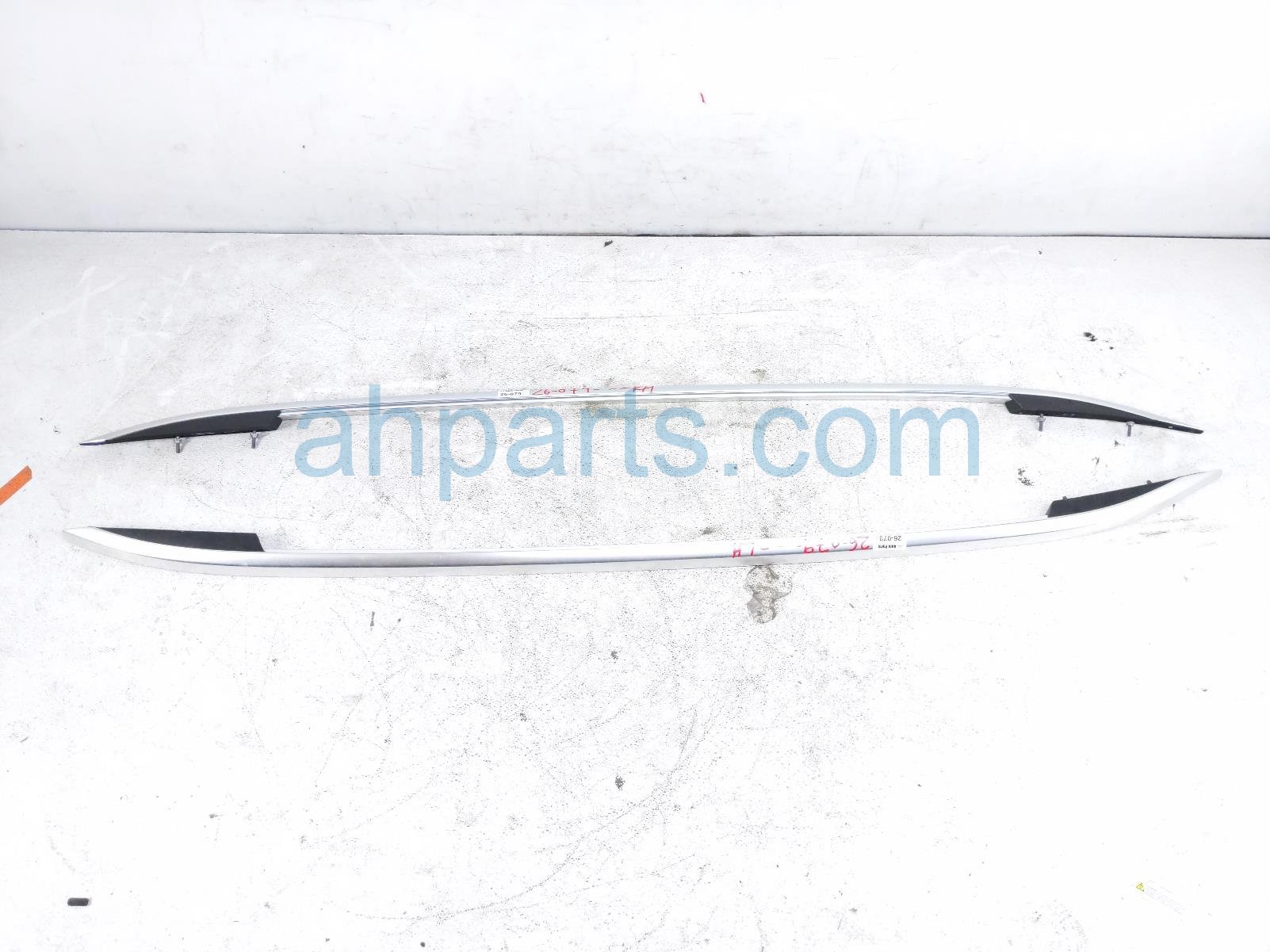 Driver & Passenger ROOF RAILS ONLY