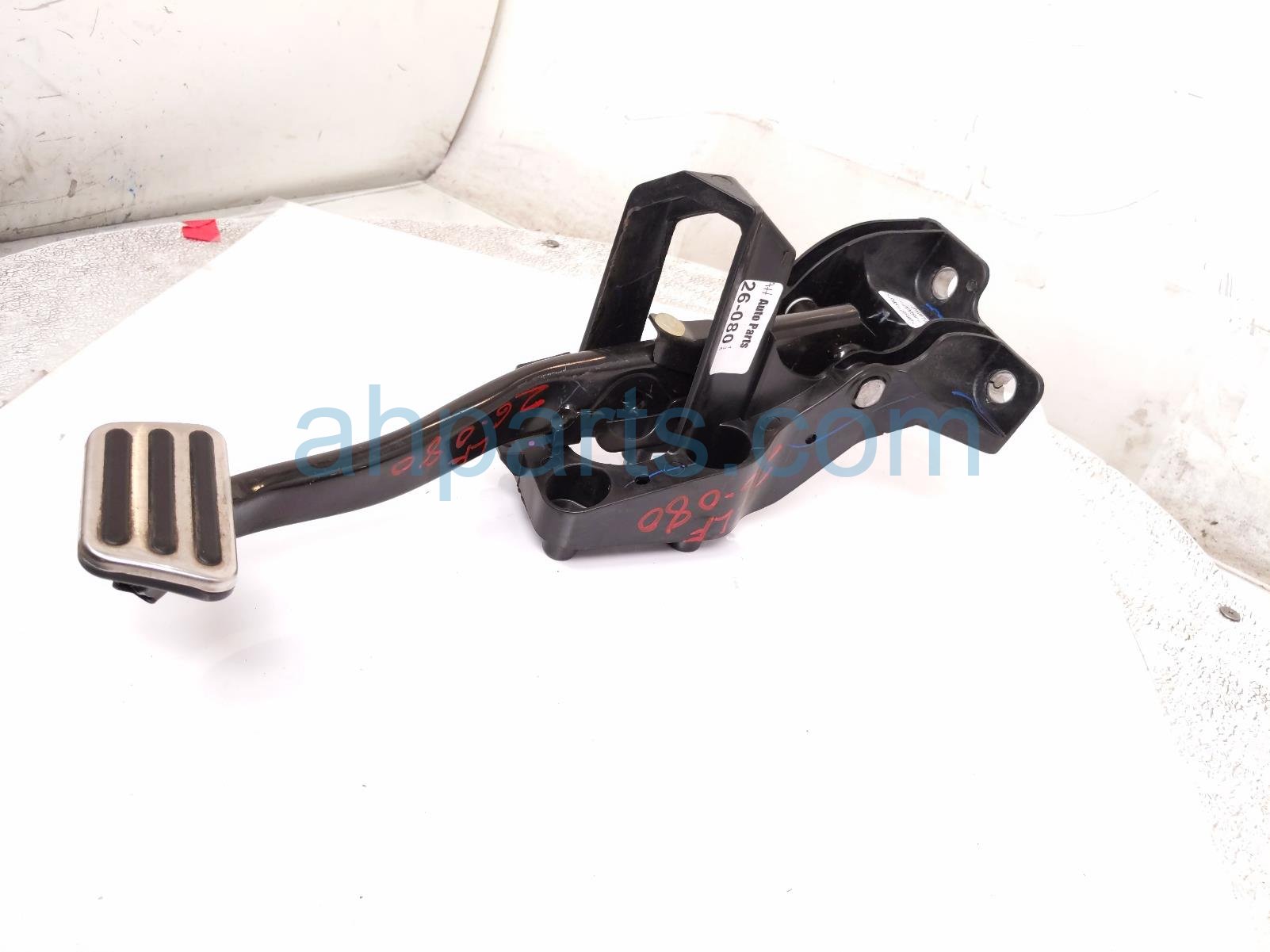 BRAKE PEDAL ASSY Driver - 5.0L
