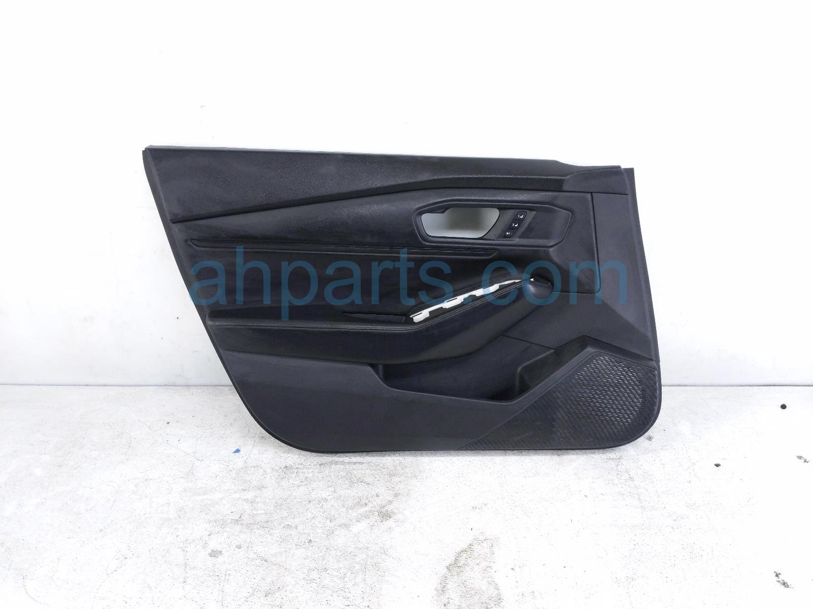 Honda FR/LH INTERIOR DOOR PANEL - BLACK