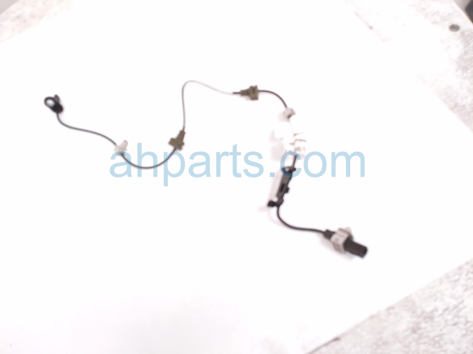 $22 Honda FR/RH ABS WHEEL SPEED SENSOR - 2.0L