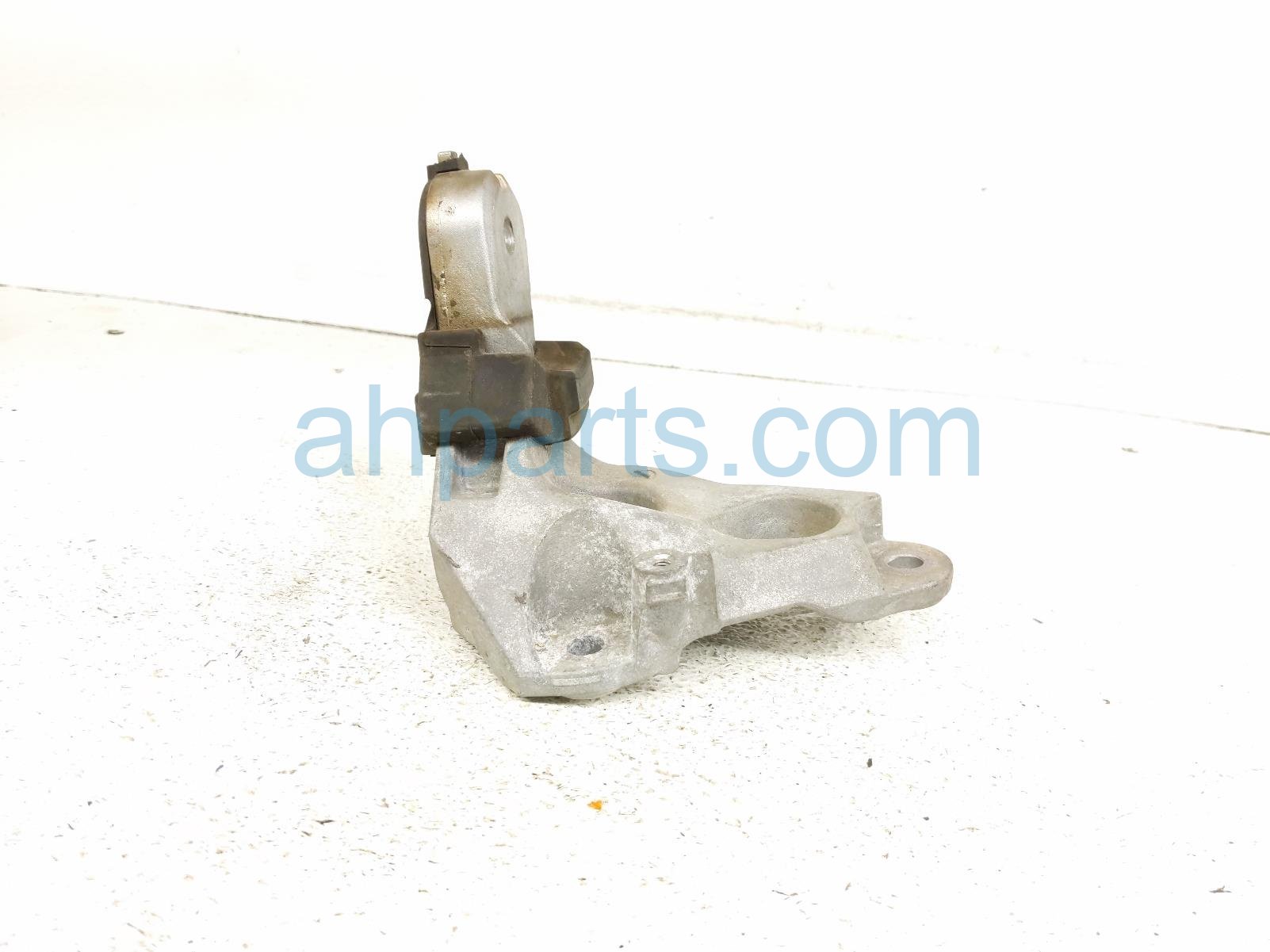 2018 Toyota Camry Engine/motor Passenger Rear Engine Mount Brkt 2.5l 12303 F0150 Replacement 2018 Toyota Camry Engine/motor Passenger Rear Engine Mount Brkt 2.5l 12303 F0150 Replacement thumbnail