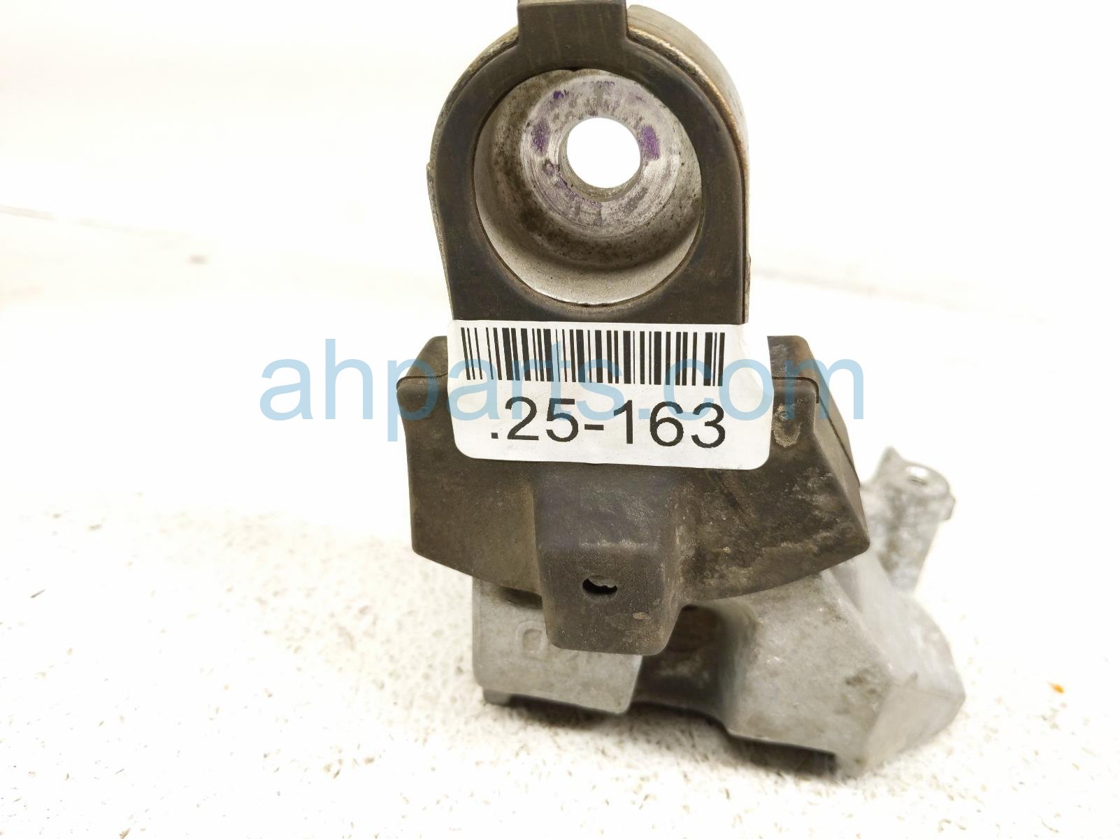 2018 Toyota Camry Engine/motor Passenger Rear Engine Mount Brkt 2.5l 12303 F0150 Replacement 2018 Toyota Camry Engine/motor Passenger Rear Engine Mount Brkt 2.5l 12303 F0150 Replacement thumbnail