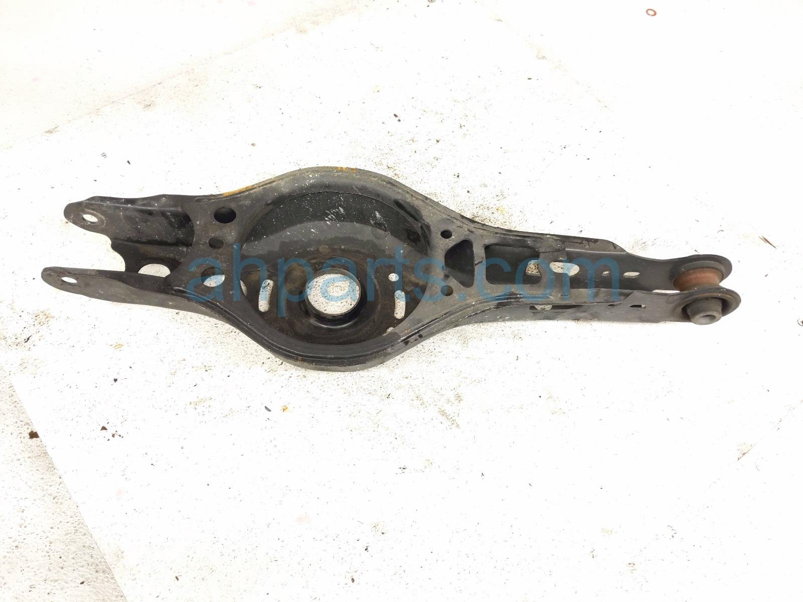 Lexus RR/RH SPRING SEAT LOWER CONTROL ARM