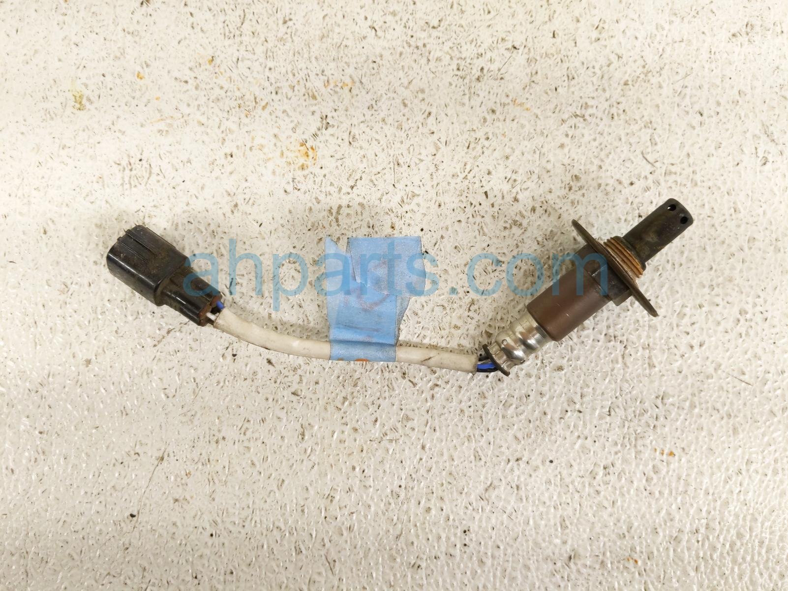 $35 Subaru LH FRONT LOWER OXYGEN SENSOR - 2.5L