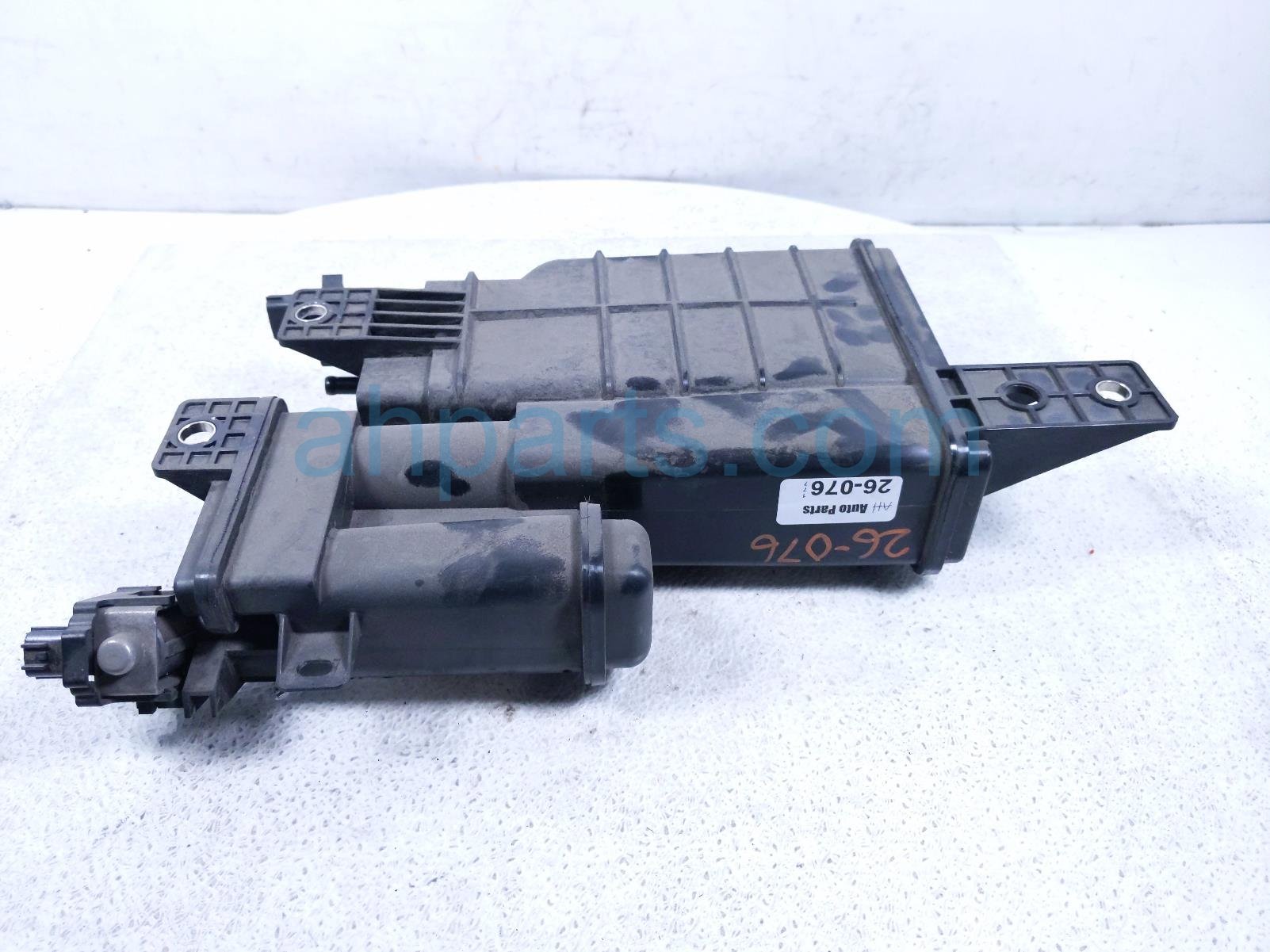 2023 Nissan Rogue Fuel Vapor Charcoal Canister 1.5l 14950 6RR3A Replacement 2023 Nissan Rogue Fuel Vapor Charcoal Canister 1.5l 14950 6RR3A Replacement thumbnail